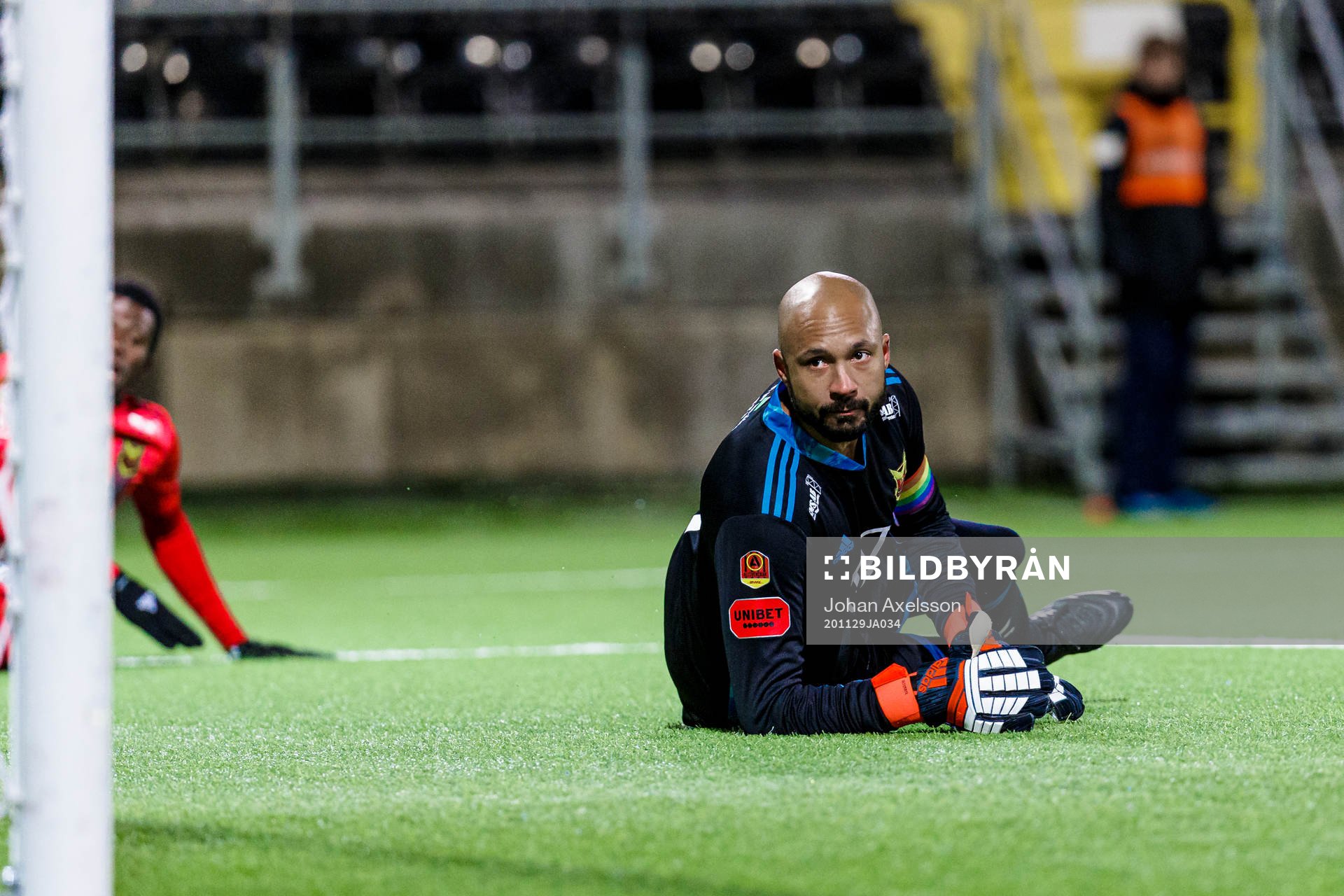 Östersunds målvakt Aly Keita deppar