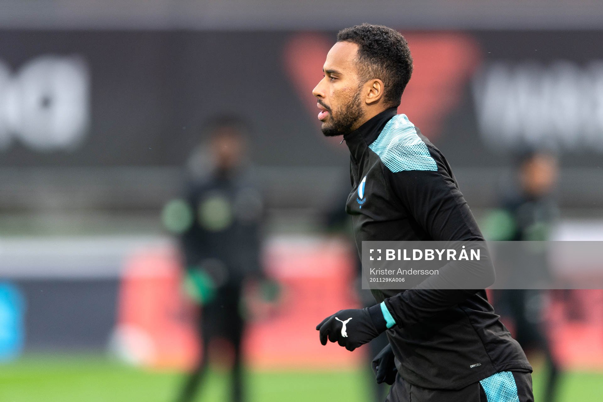 Malmö FFs Isaac Kiese Thelin före fotbollsmatchen i