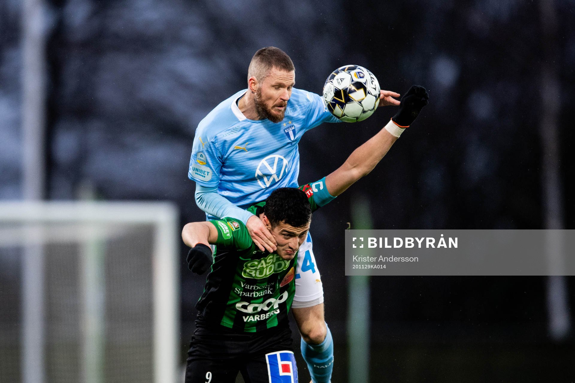 Varbergs Astrit Selmani och Malmö FFs Lasse Nielsen