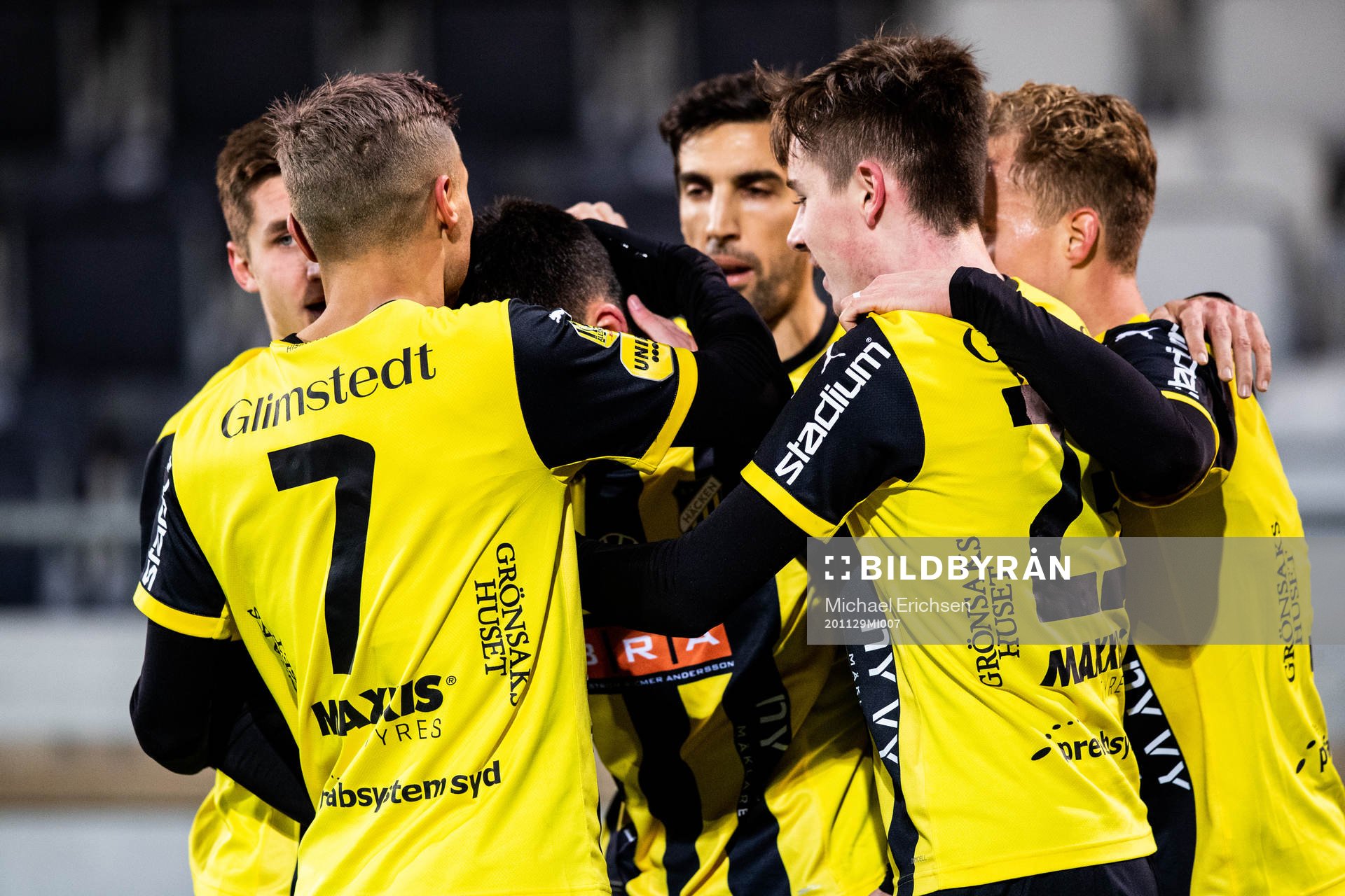 Häckens spelare jublar