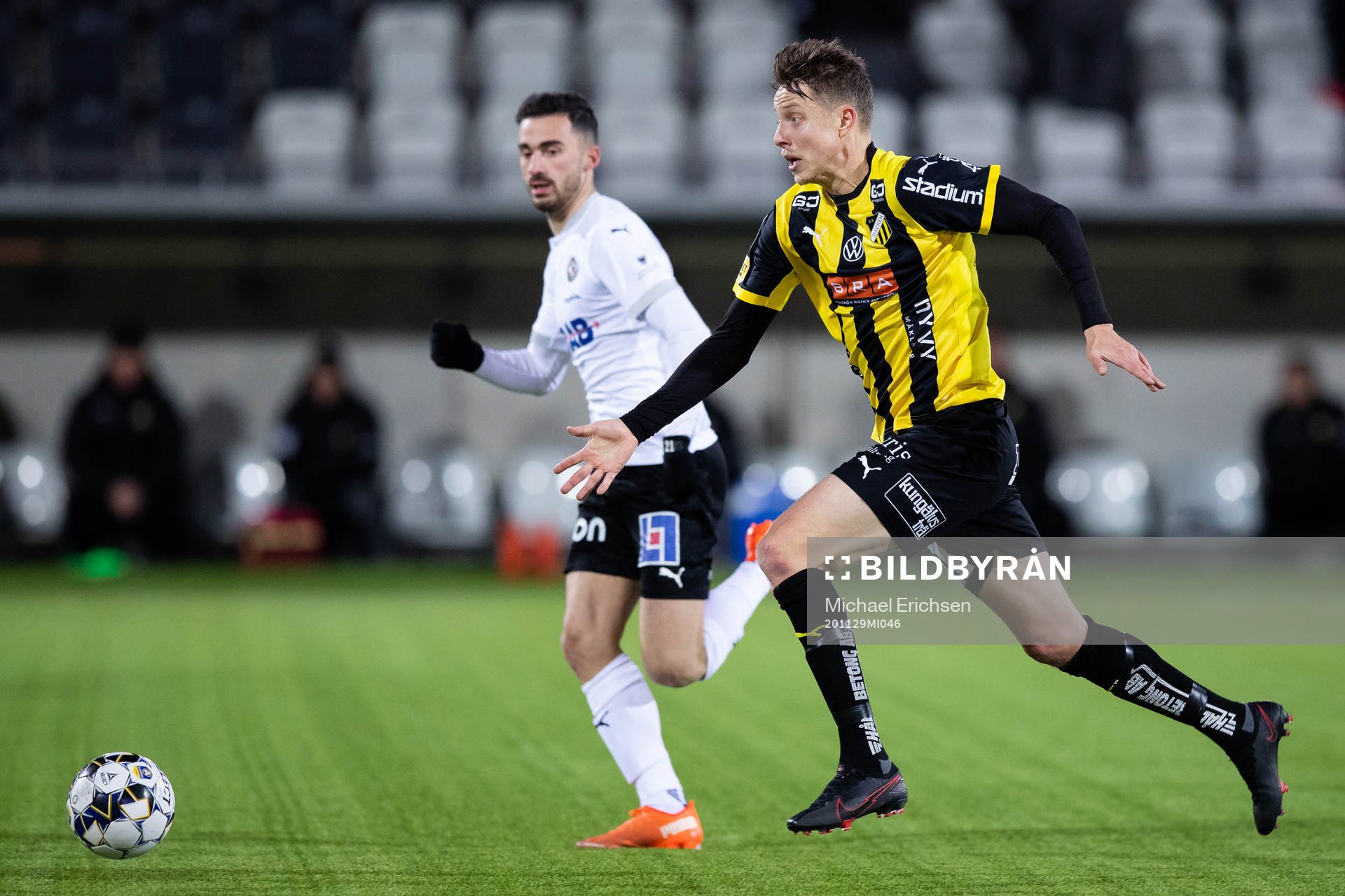 Häckens Viktor Lundberg under fotbollsmatchen i Allsvenskan mellan Häcken och Örebro den 29 november 2020 i Göteborg.