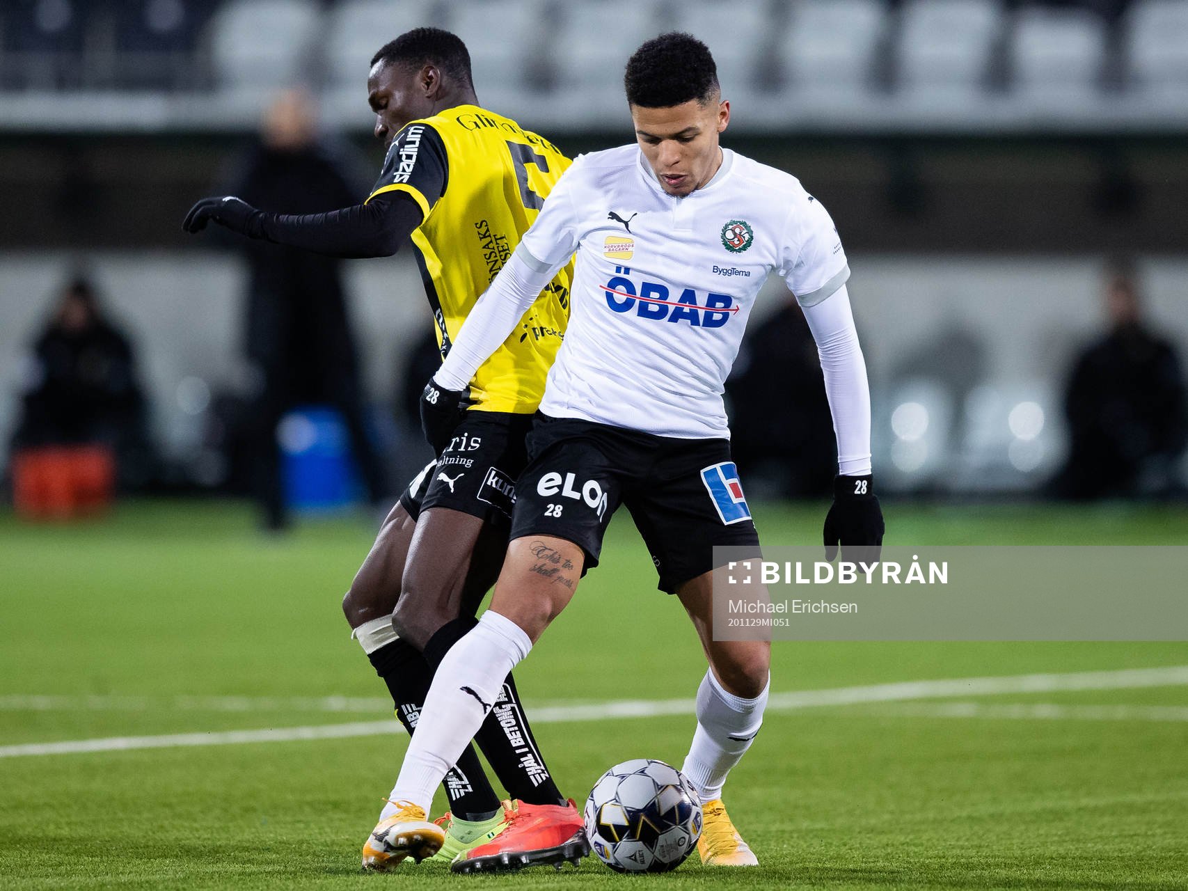 Häckens Godswill Ekpolo och Örebros Romain Gall