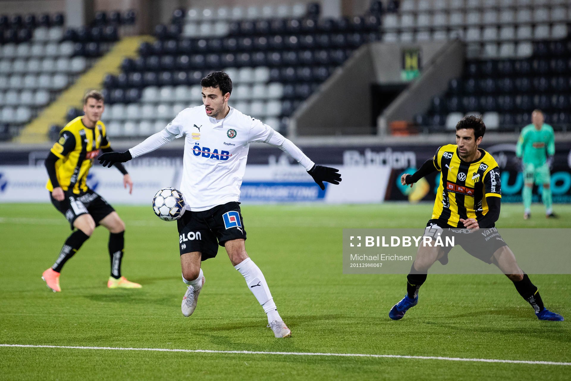 Örebros Deniz Hümmet och Häckens Nikola Gulan