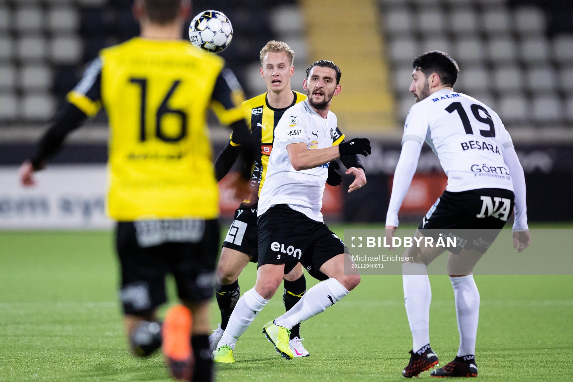 Örebros Agon Mehmeti och Häckens Gustav Berggren