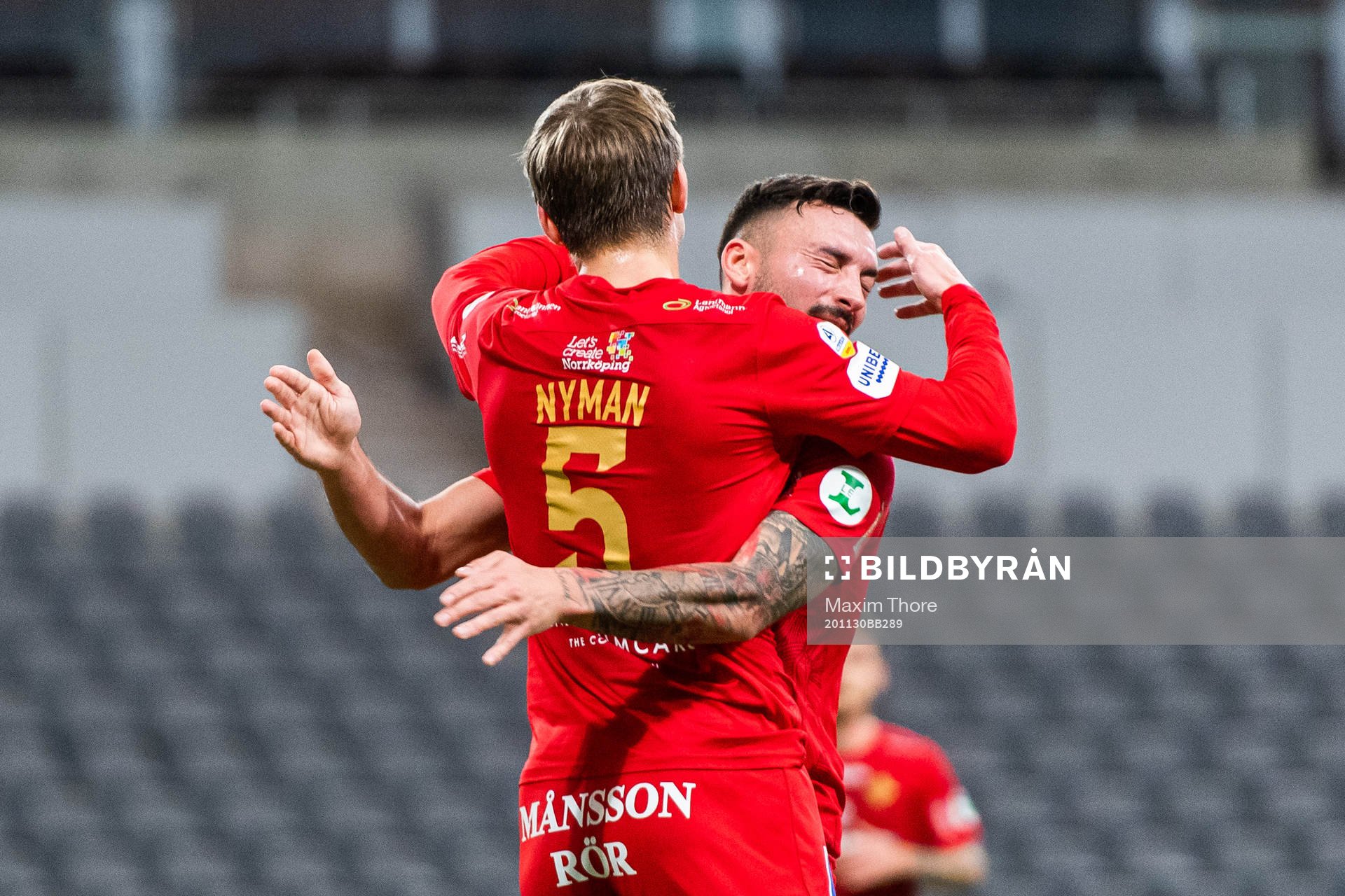 IFK Norrköpings Christoffer Nyman jublar med Sead Haksabanovic efter att han gjort 0-1 under fotbollsmatchen i Allsvenskan mellan Hammarby och IFK Norrköping den 30 november 2020 i Stockholm.
