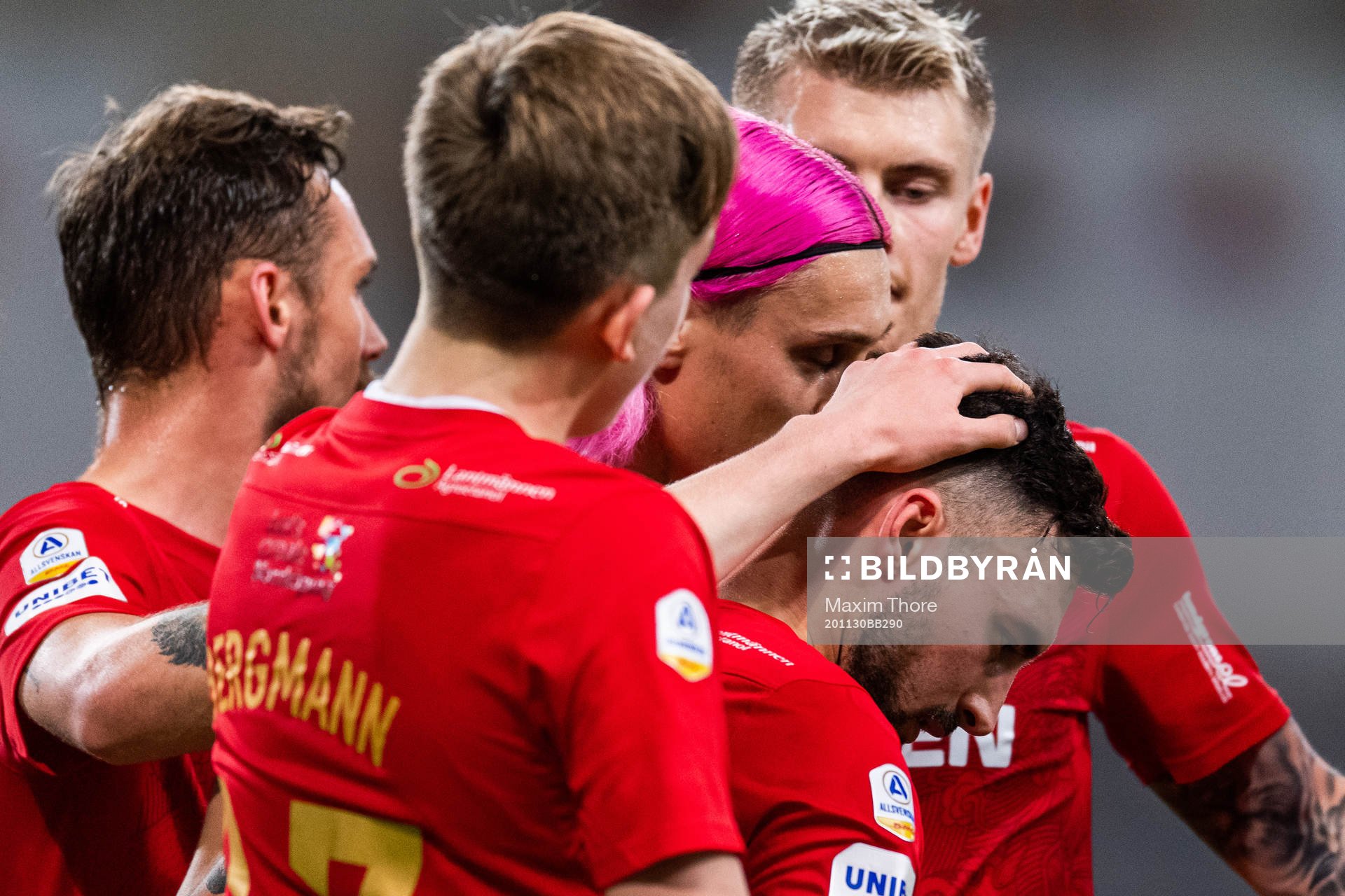 IFK Norrköpings Sead Haksabanovic jublar med lagkamrater efter att Christoffer Nyman (ej i bild) gjort 0-1 under fotbollsmatchen i Allsvenskan mellan Hammarby och IFK Norrköping den 30 november 2020 i Stockholm.