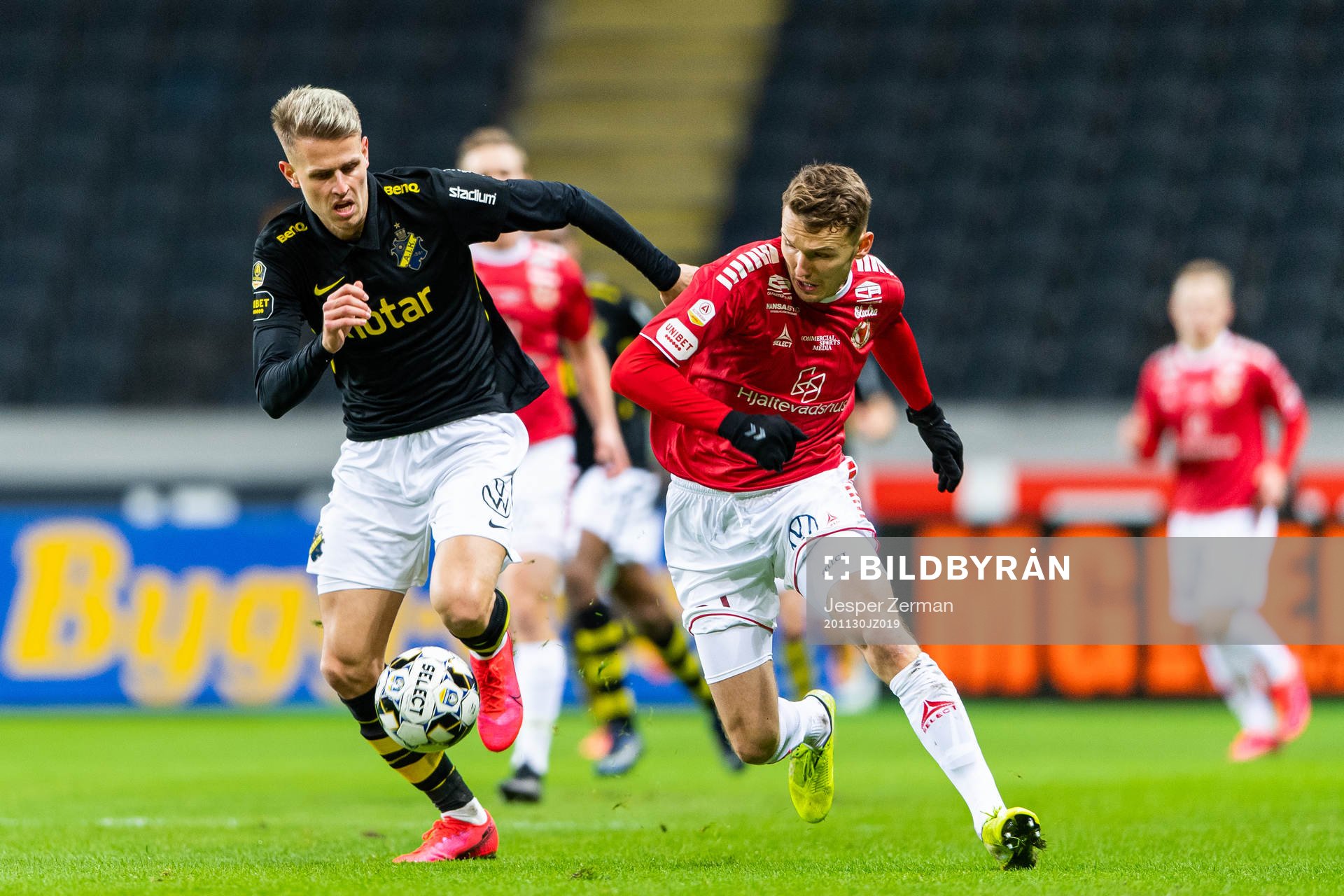 s Bojan Radulovic och Kalmars Piotr Johansson