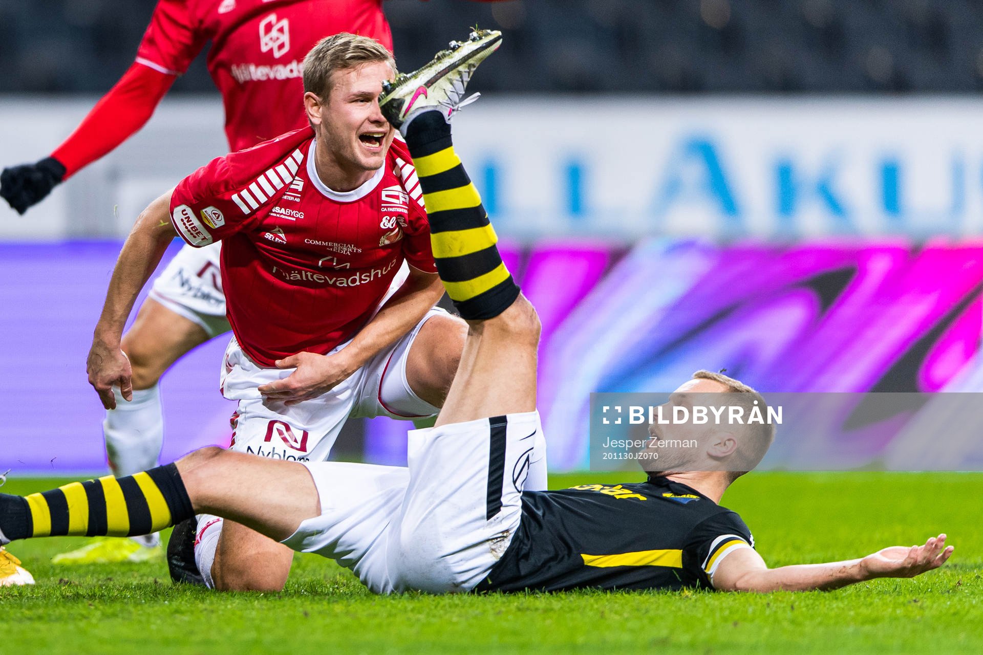 s Sebastian Larsson