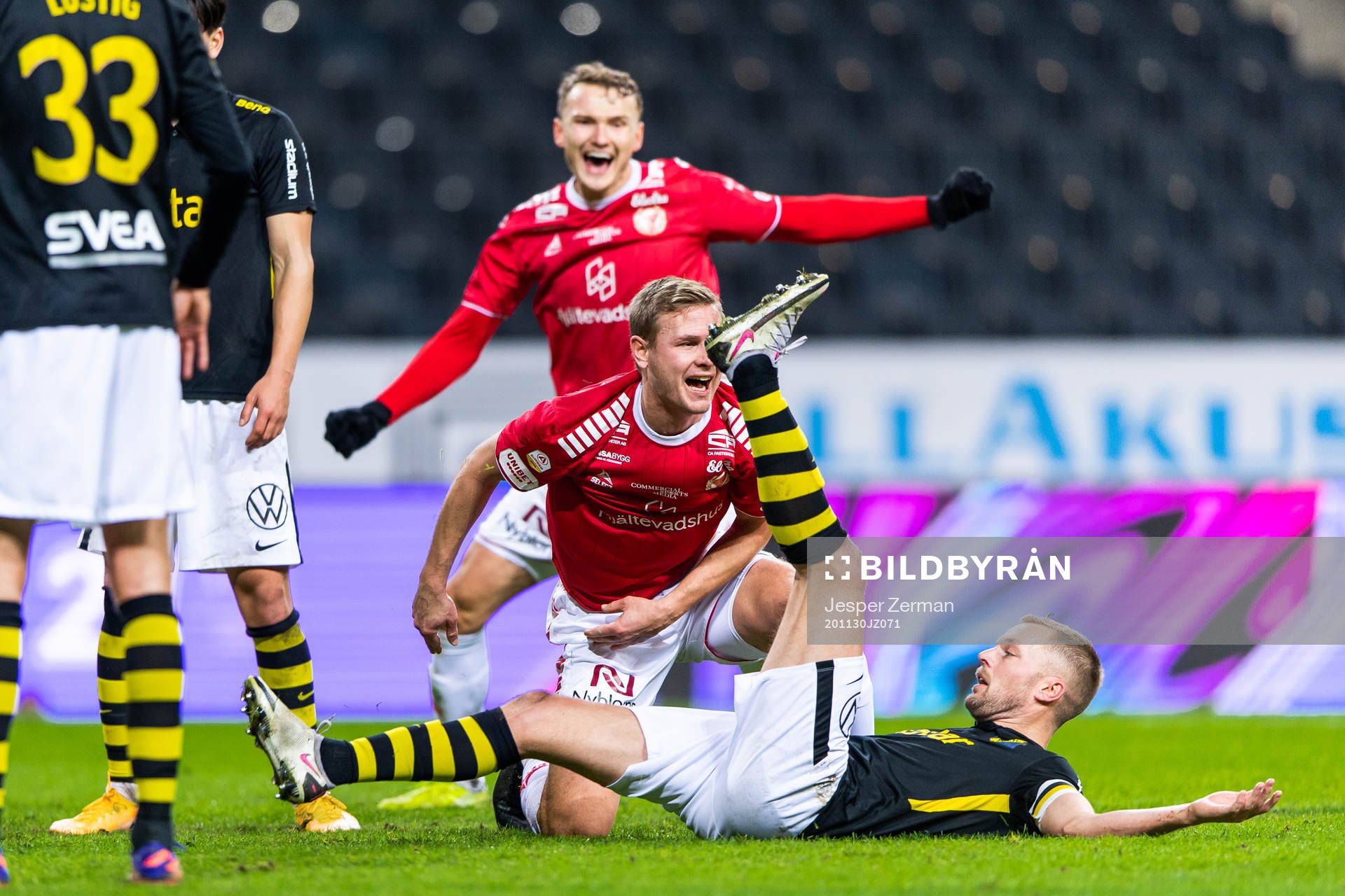 s Sebastian Larsson