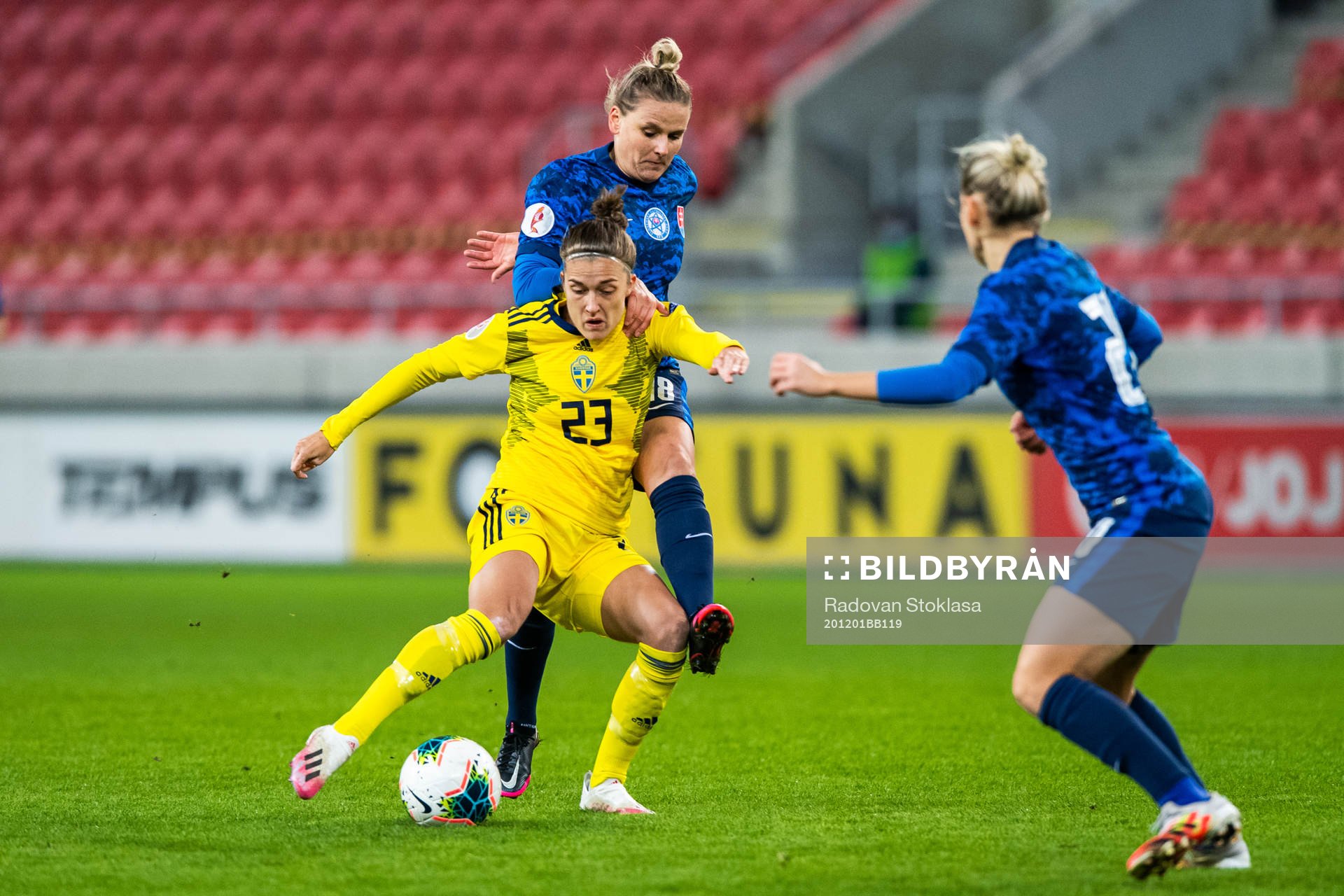 Filippa Angeldal of Sweden and Dominika Škorvánková of