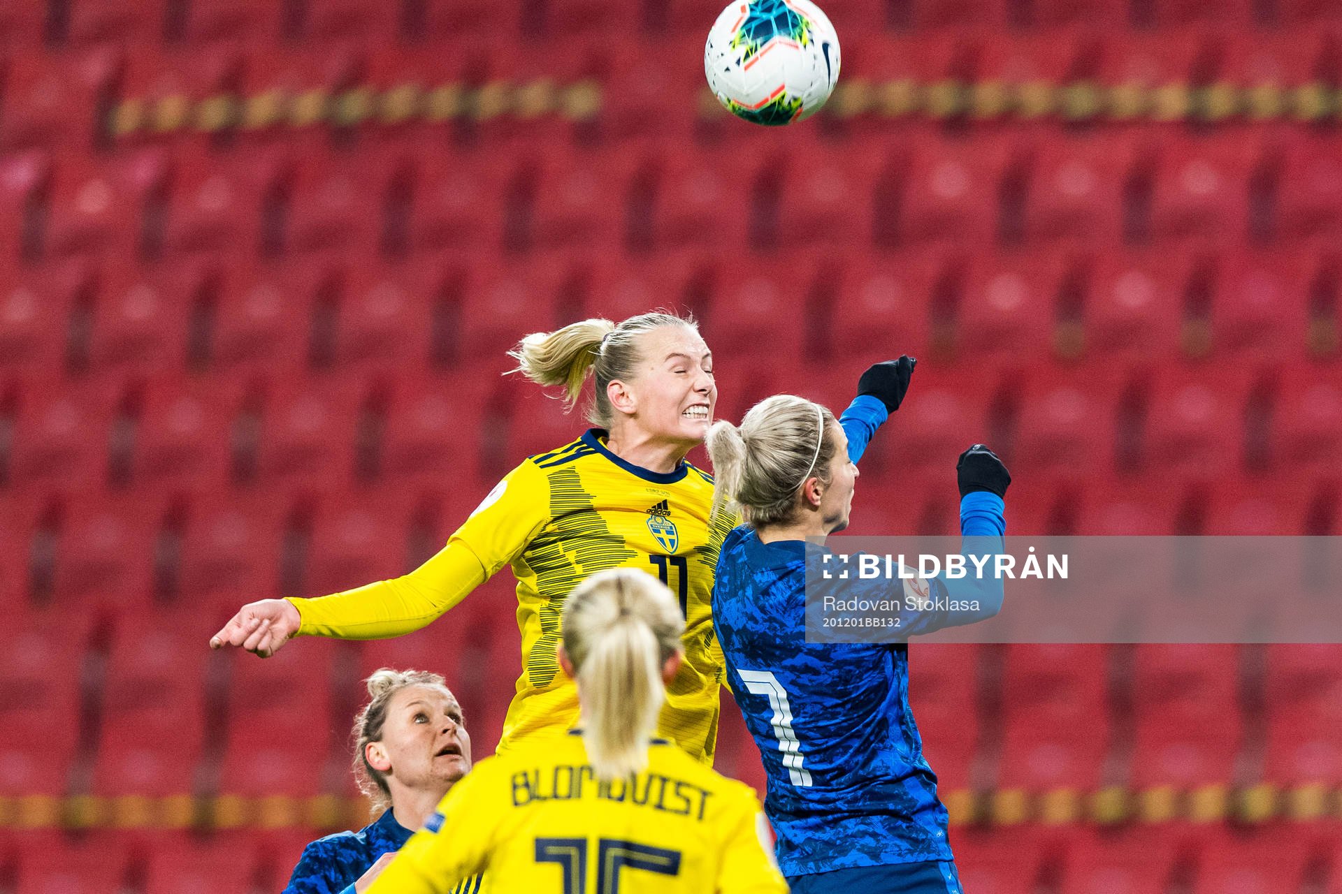Stina Blackstenius of Sweden and Patricia Fischerová of