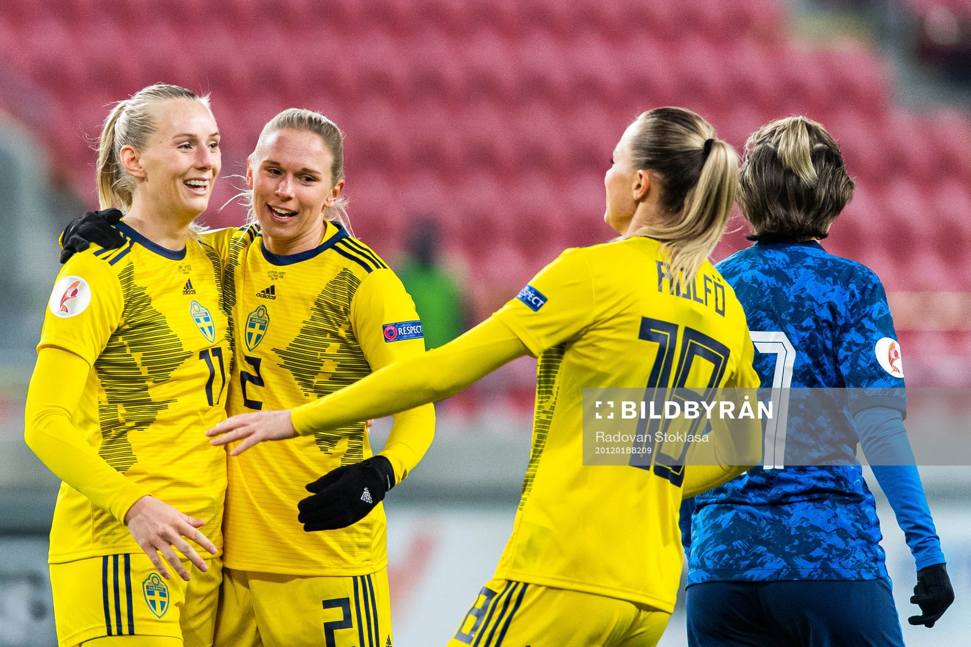 Stina Blackstenius, Jonna Andersson and Fridolina Rolfö of