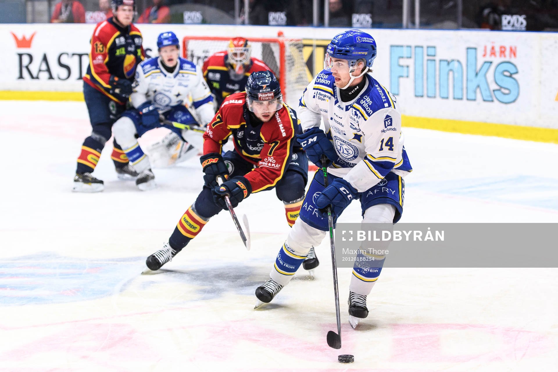 Djurgårdens Bobby Nardella och Leksands Oskar Lang
