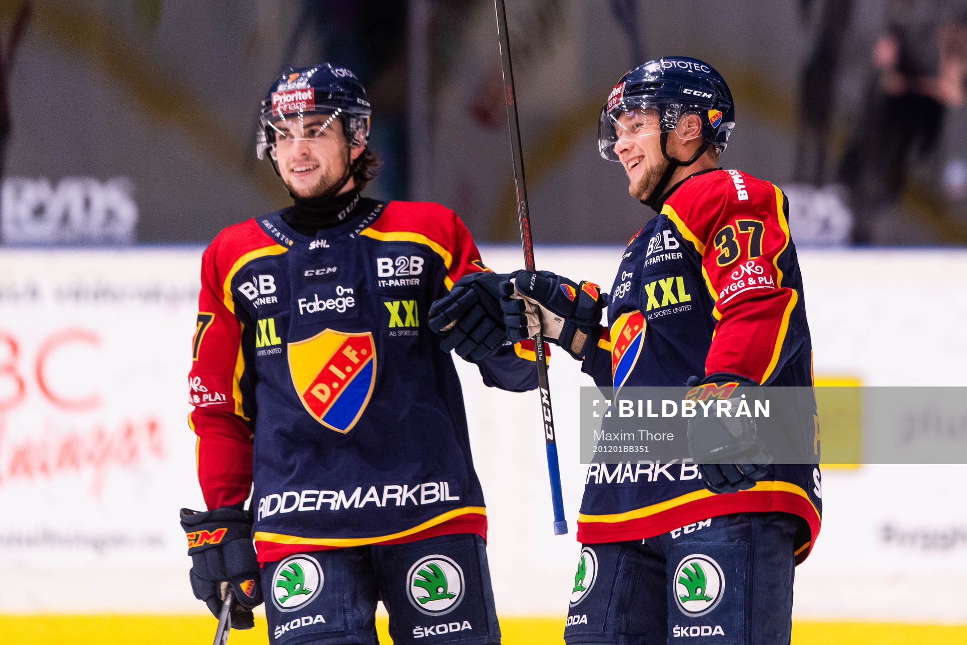 Djurgårdens Bobby Nardella och Jesper Pettersson jublar