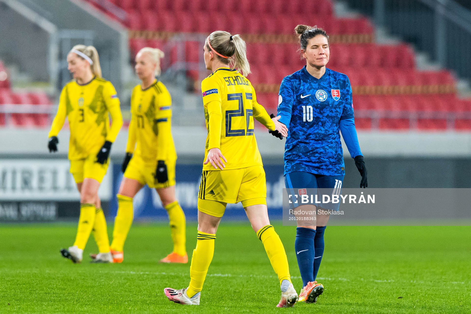 Olivia Schough of Sweden and Lucia Ondrušová of Slovakia