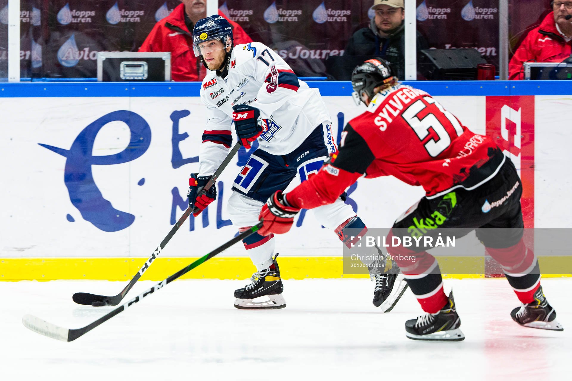 Linköpings Niko Ojamäki och Malmö Redhawks Emil