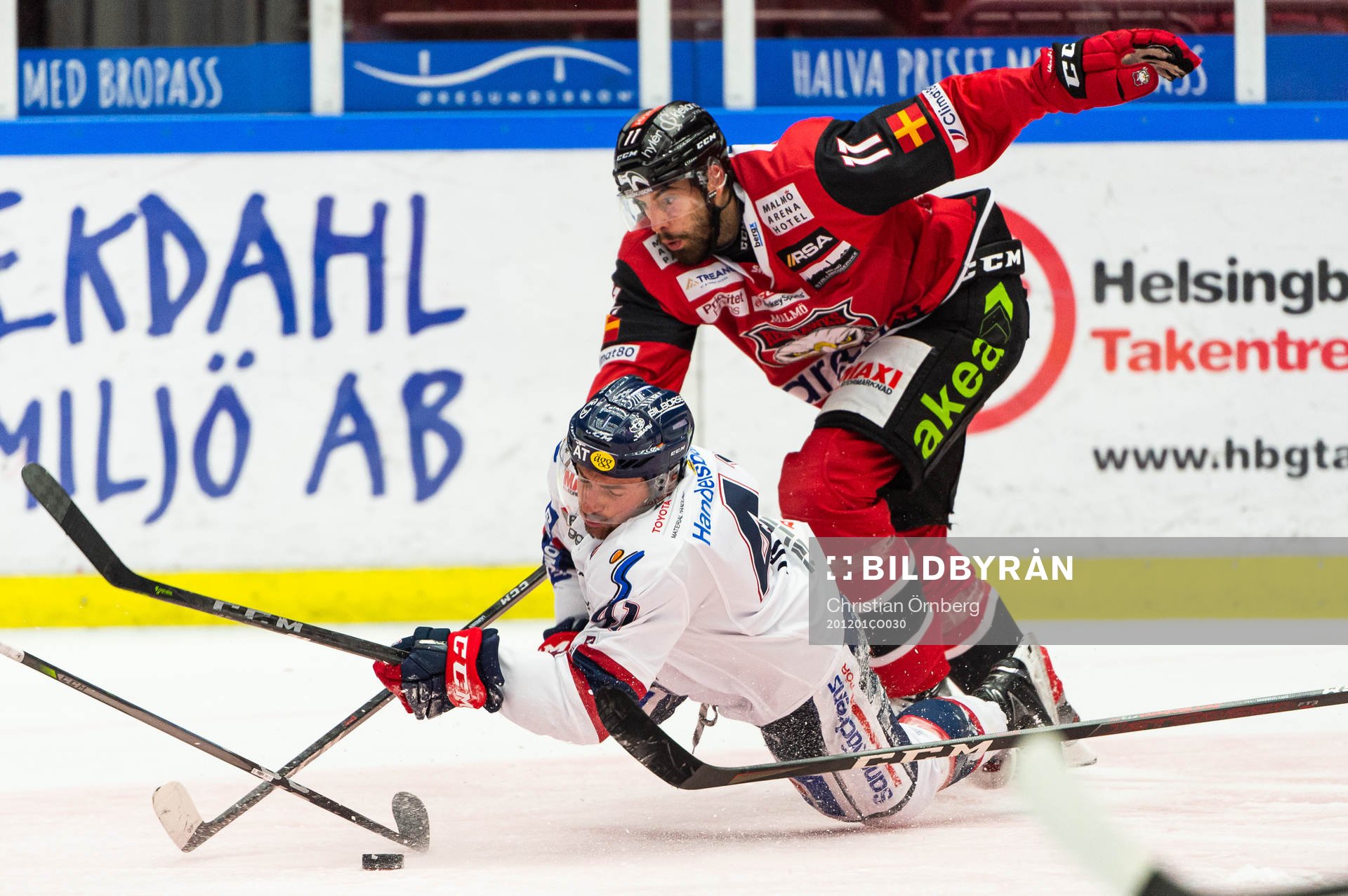 Linköpings Broc Little och Malmö Redhawks Markus Lauridsen