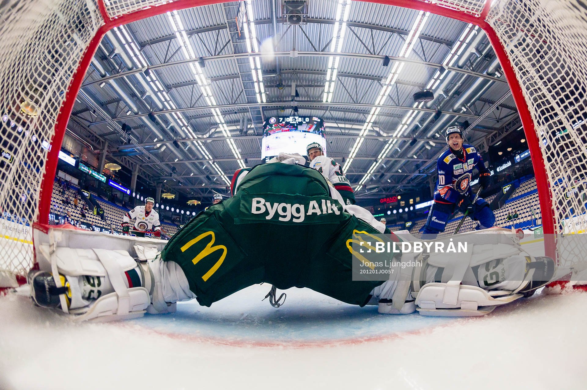 Växjös Richard Gynge gör mål 8-0 bakom Frölundas