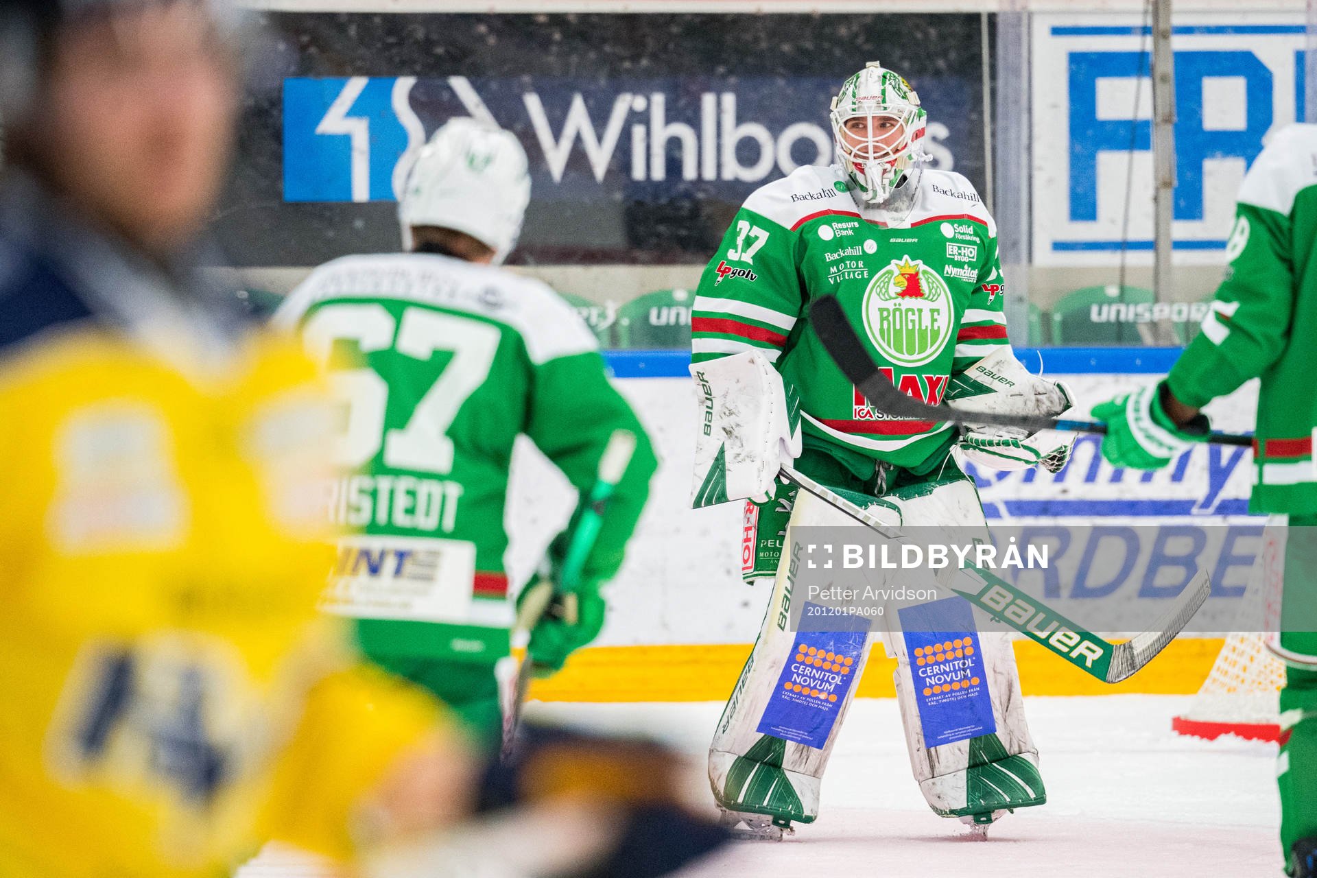 Rögles målvakt Johan Gustafsson jublar