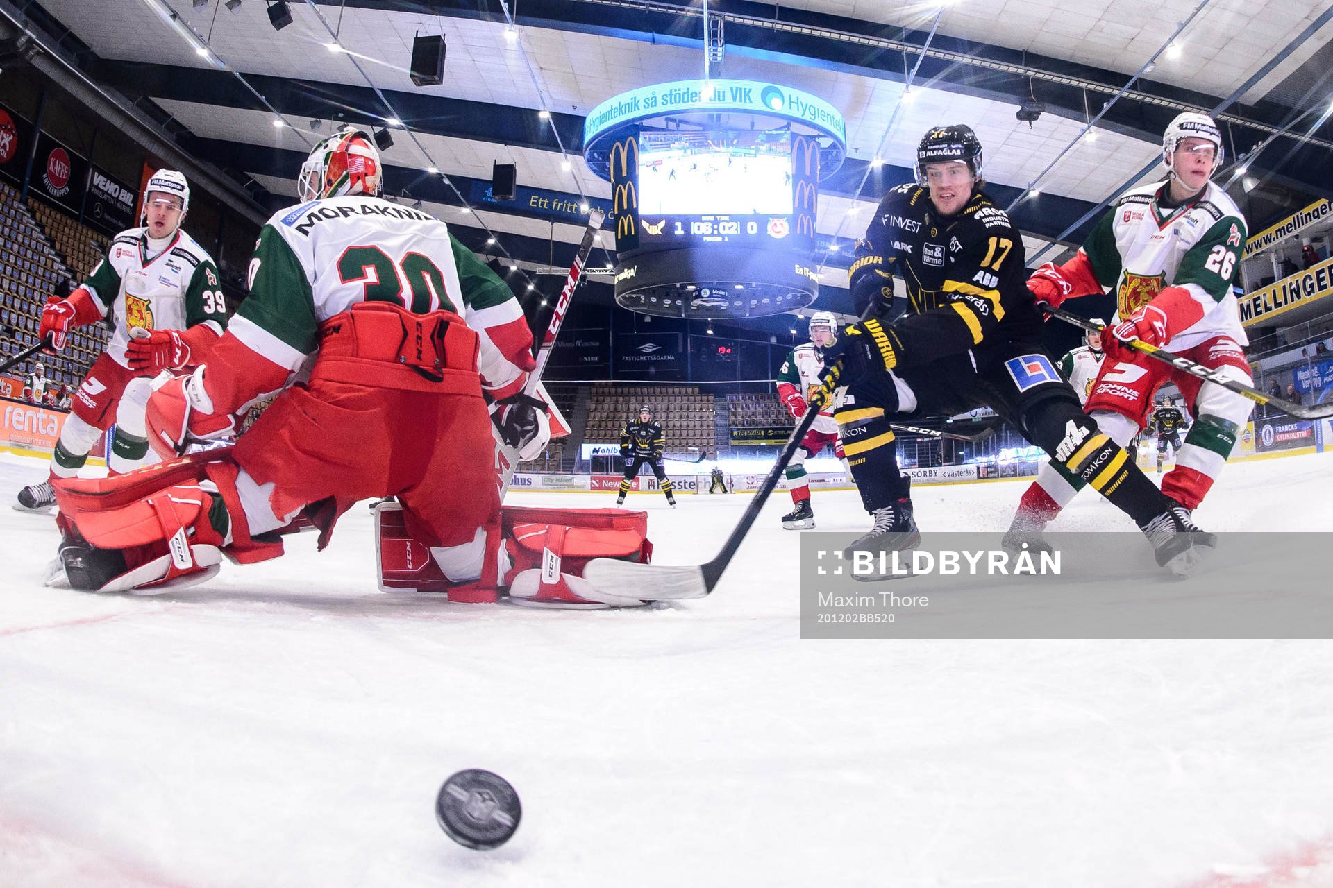 Västerås William Wikman gör 2-0 bakom Moras målvakt
