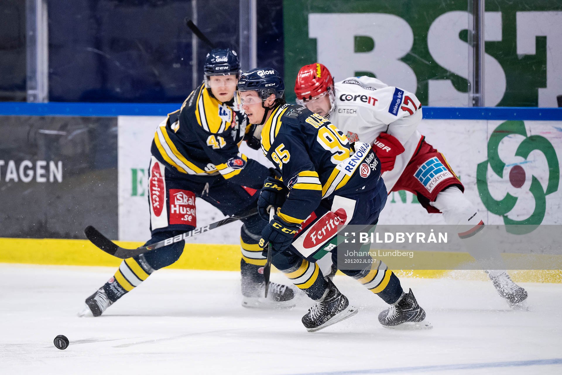 Södertäljes Nick Olesen mot Modos Magnus Häggström