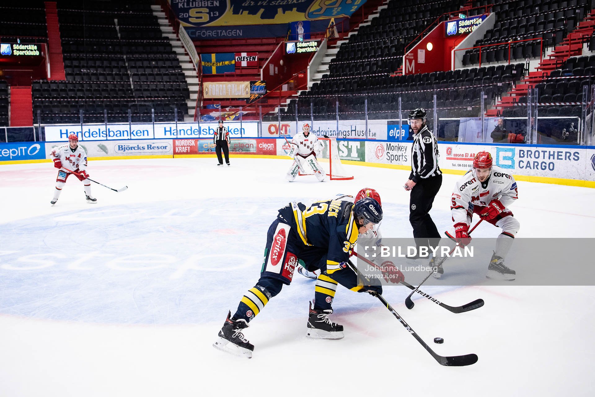 Södertäljes Måns Lindbäck och Modos Frank Corrado