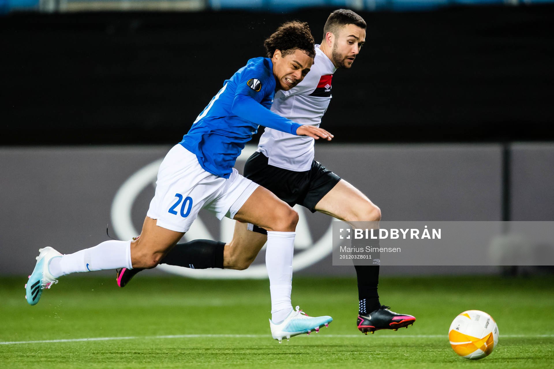 Henry Swenson Wingo of Molde and Michael Duffy of Dundalk