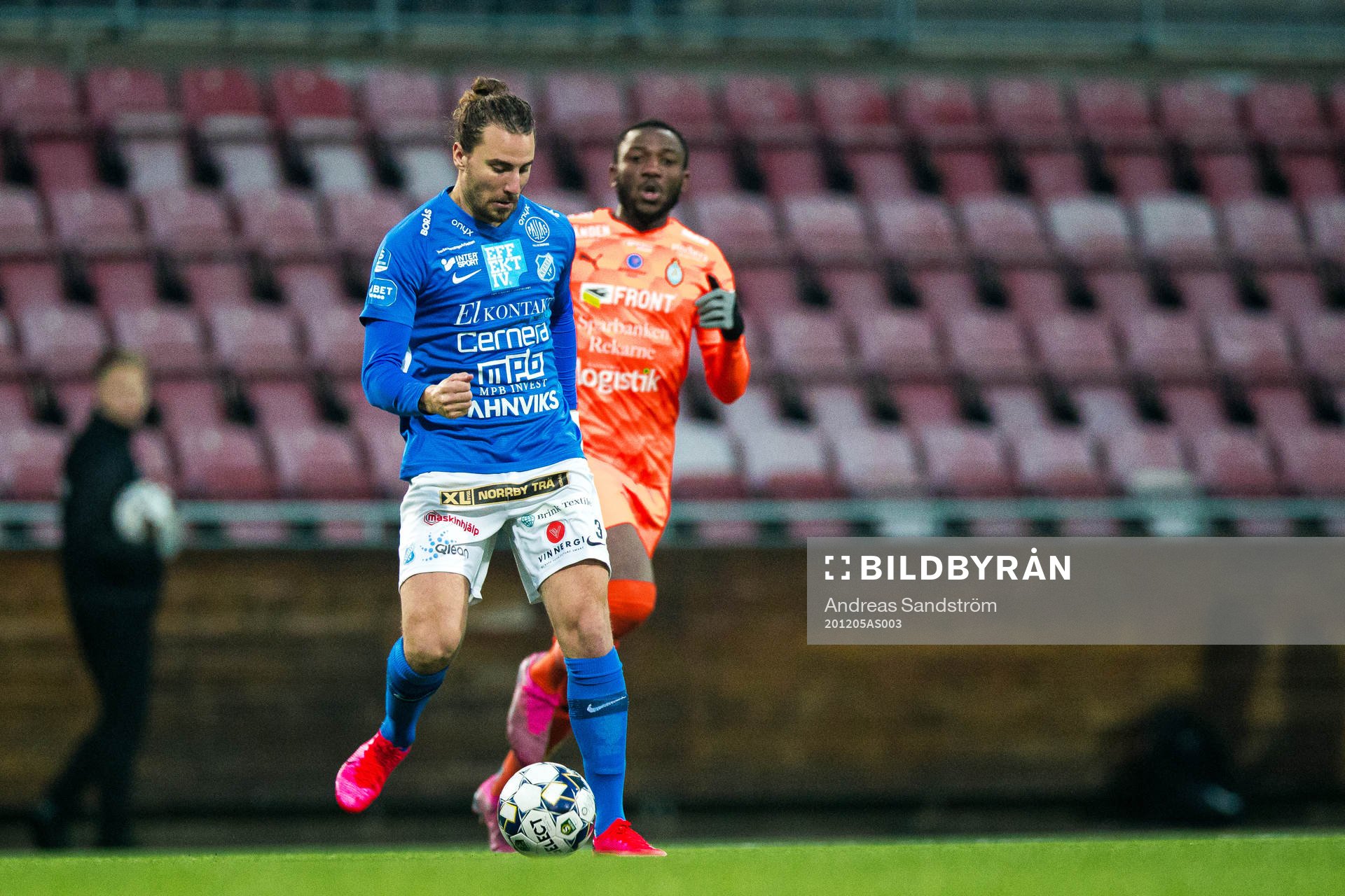 Norrbys Jonathan Azulay och AFC Eskilstunas Chidi Omeje