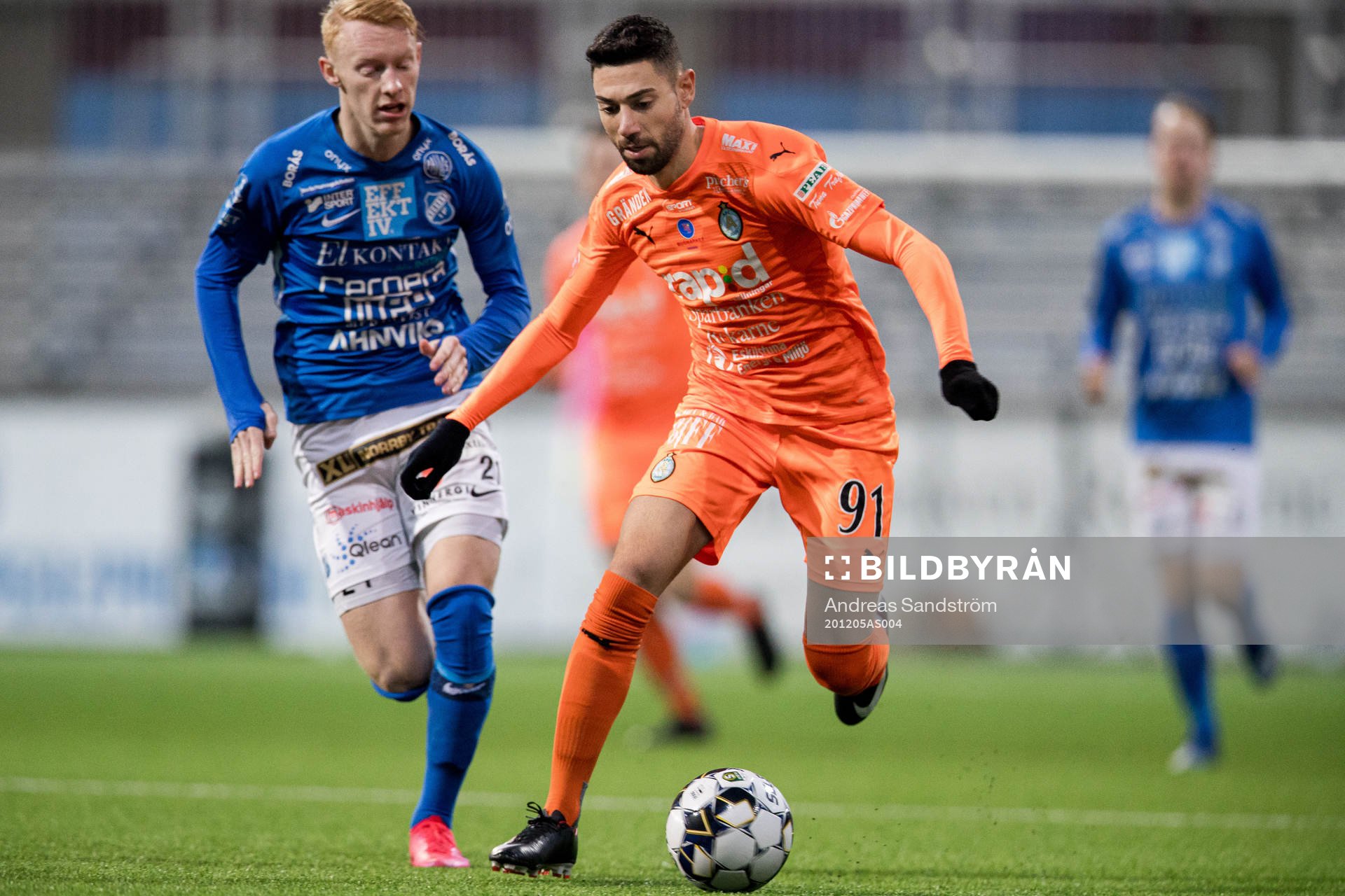 AFC Eskilstunas Gabriel Somi och Norrbys Wilhelm Ärlig