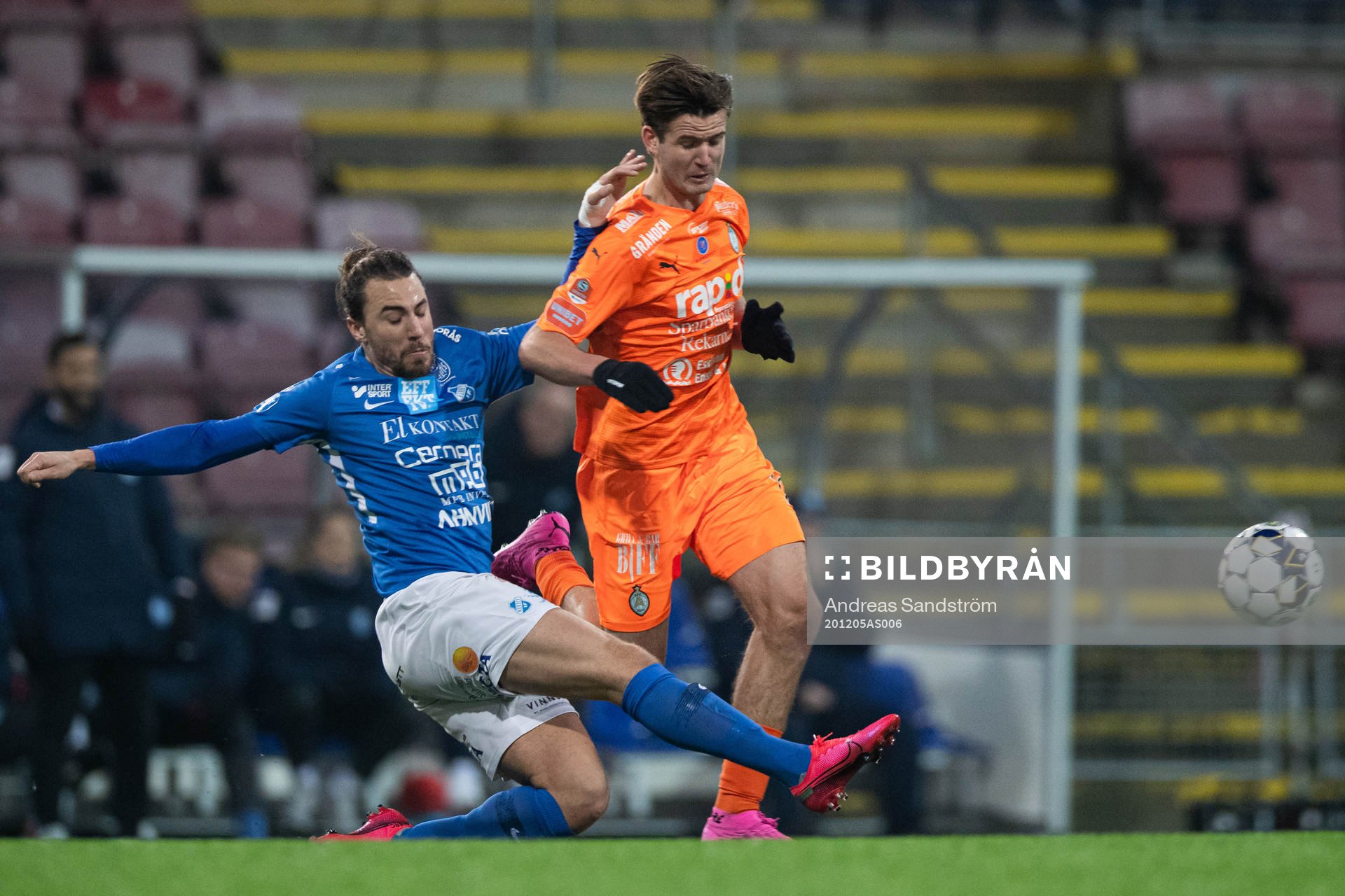 Norrbys Jonathan Azulay och AFC Eskilstunas Wilhelm Loeper