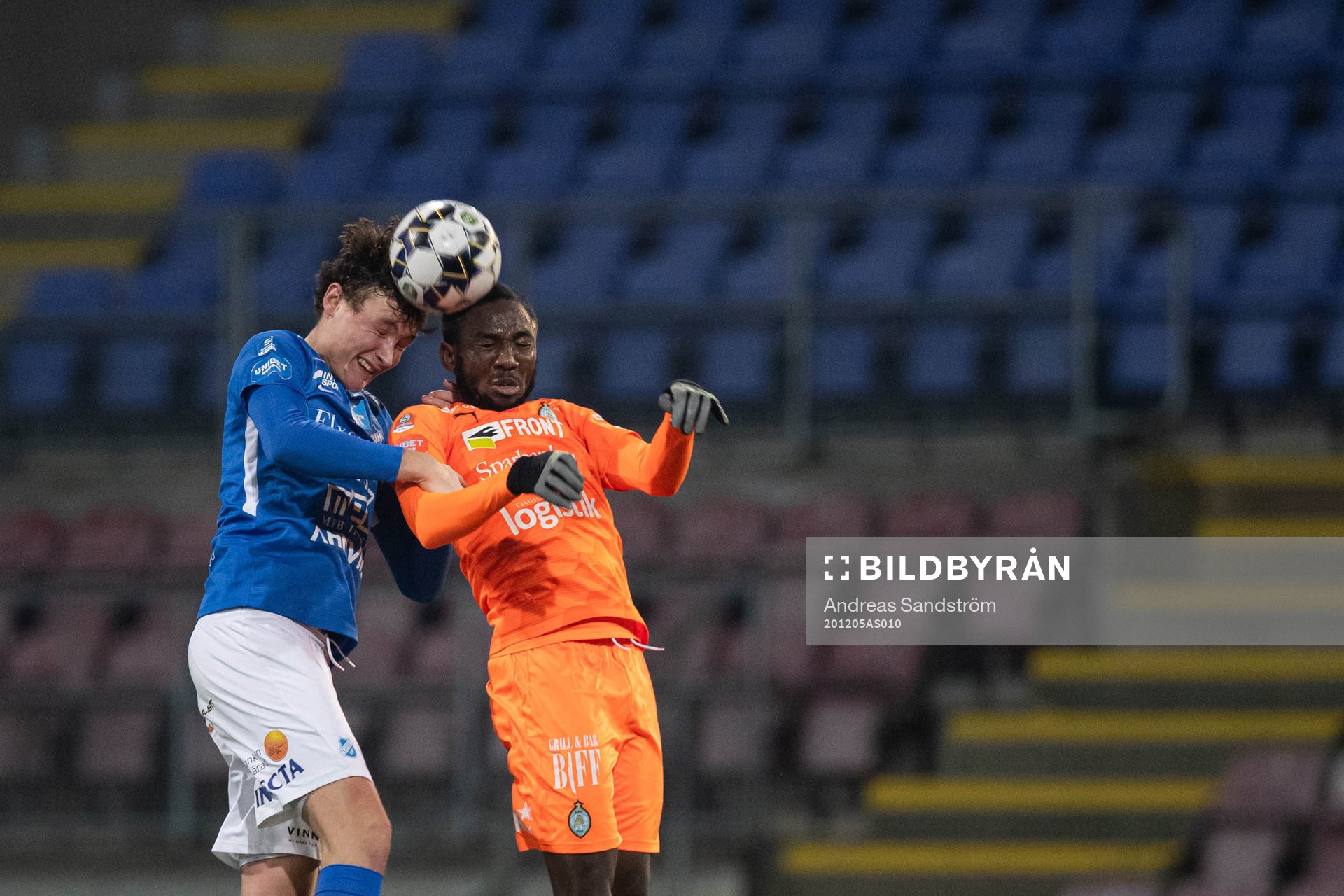 Norrbys Alexander Salo och AFC Eskilstunas Chidi Omeje