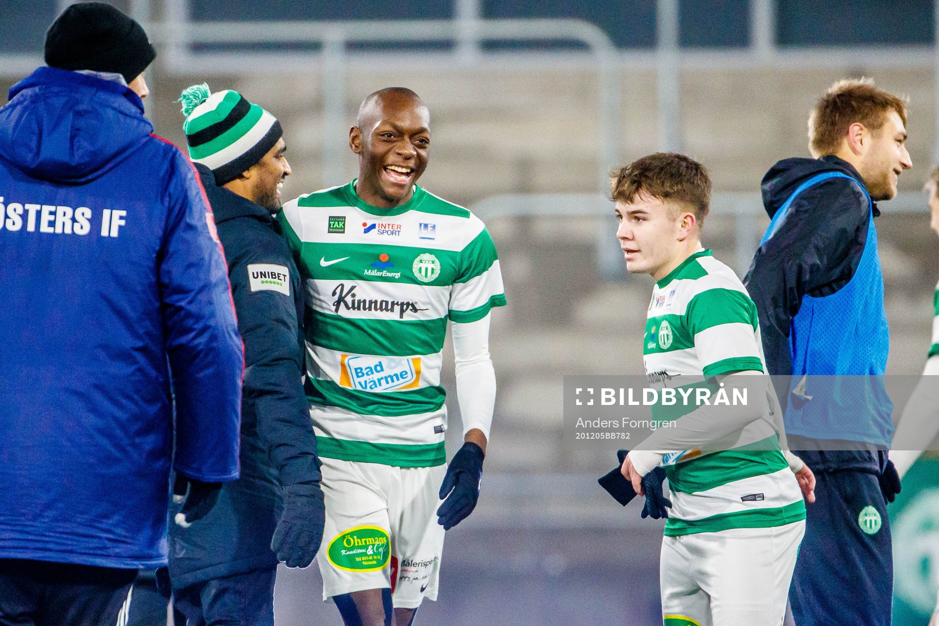 Västerås assisterande tränare Kalle Karlsson Västerås Moonga Simba och Västerås Gustav Rydberg efter fotbollsmatchen i Superettan mellan Västerås SK och Öster den 5 december 2020 i Västerås.
