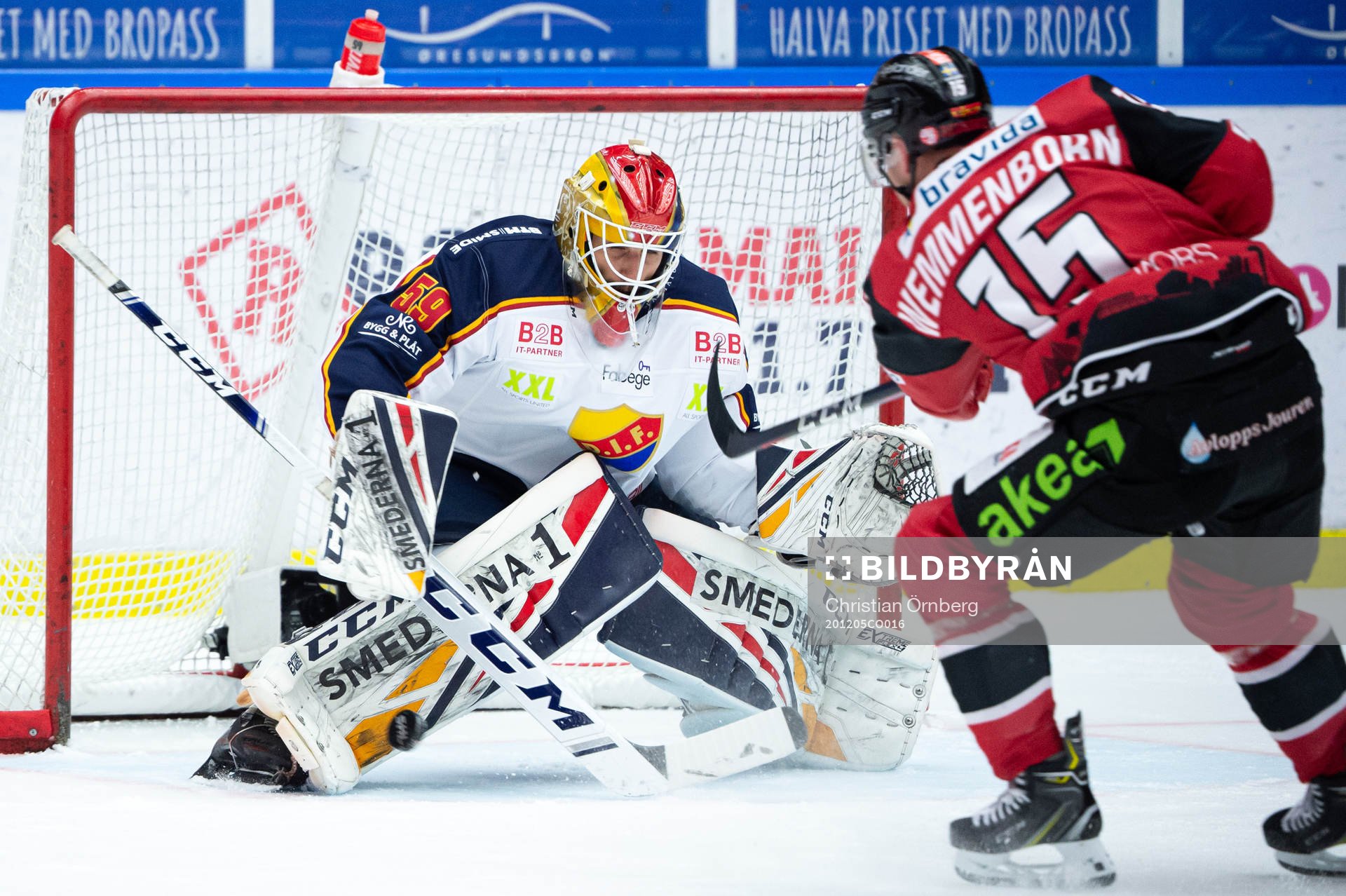 Djurgårdens målvakt Mantas Armalis och Malmö Redhawks
