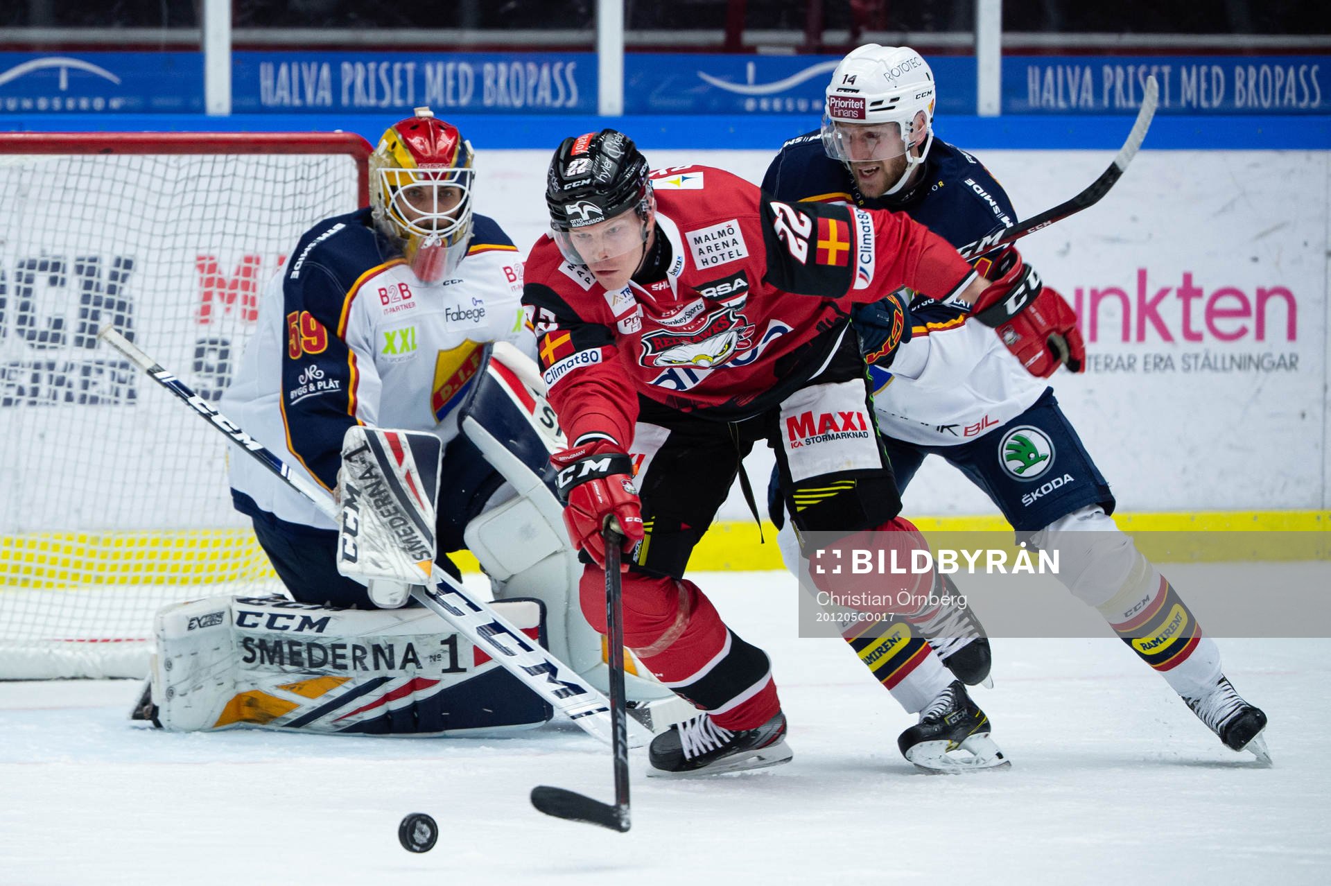Malmö Redhawks Lars Bryggman oroar framför Djurgårdens
