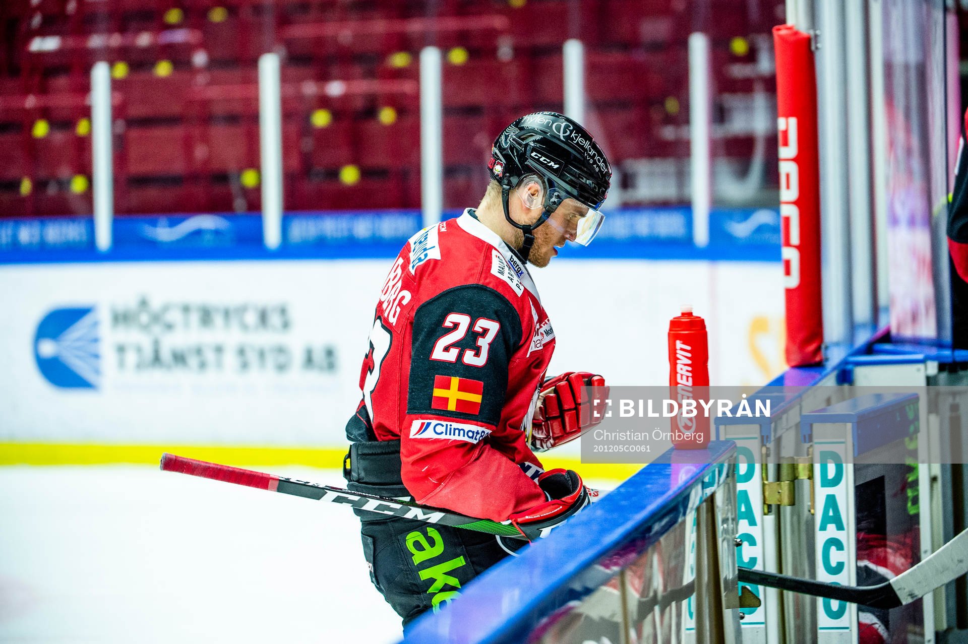 Malmö Redhawks Christoffer Forsberg lämnar rinken