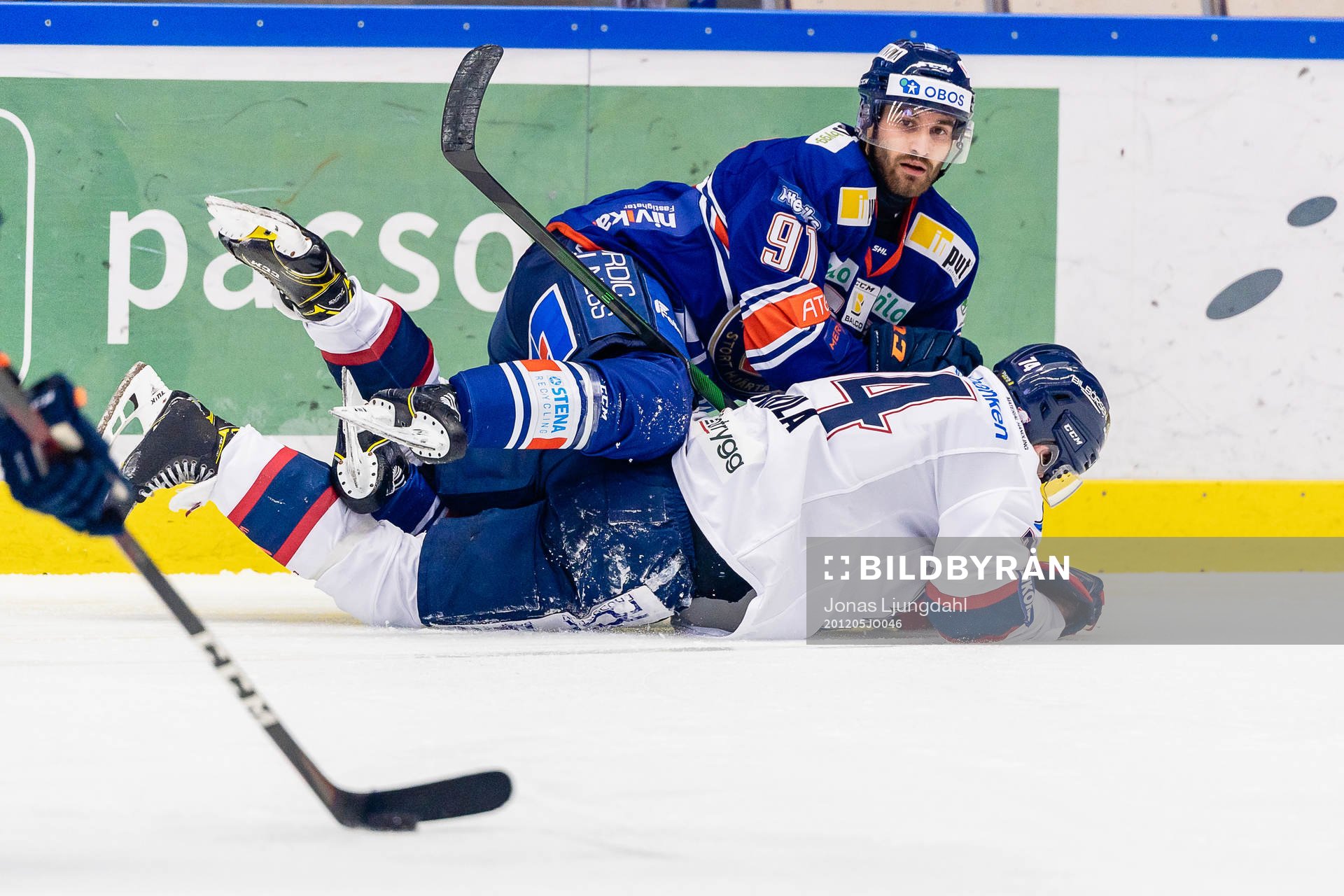Växjös Andrew Calof faller över Linköpings Petteri