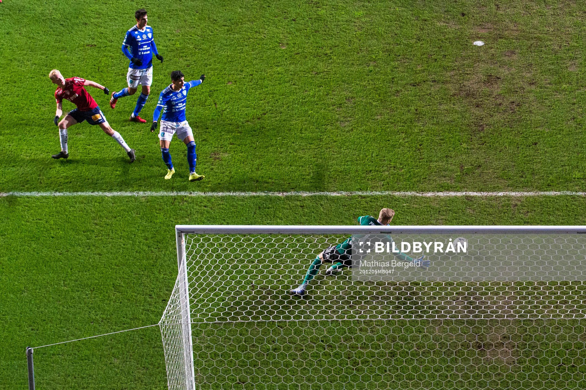Örgrytes Adam Bergmark Wiberg gör 1-0 bakom Umeås