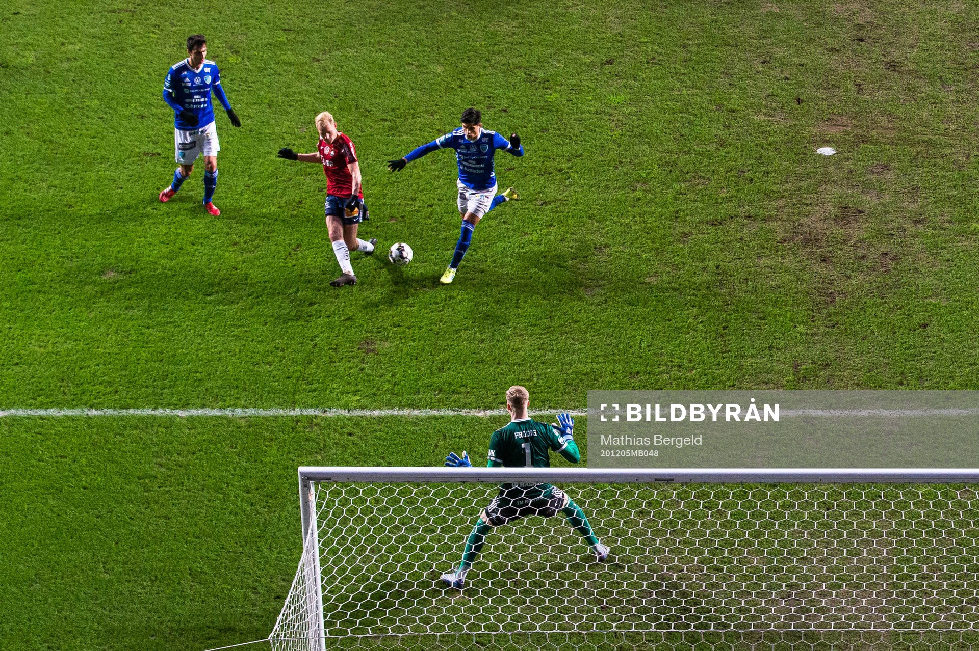 Örgrytes Adam Bergmark Wiberg gör 1-0 bakom Umeås