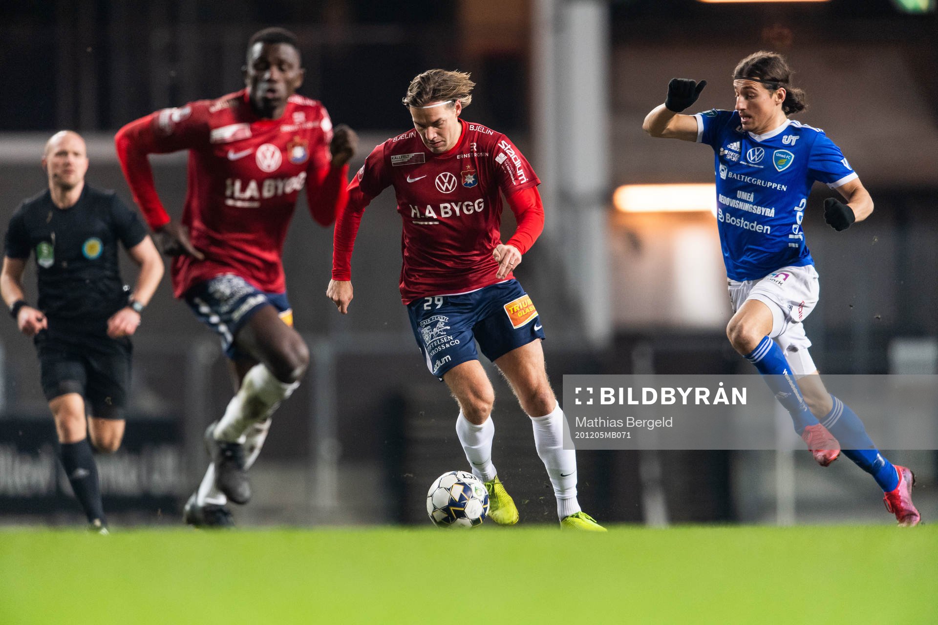 Örgrytes Danny Ervik och Umeås Enis Ahmetovic