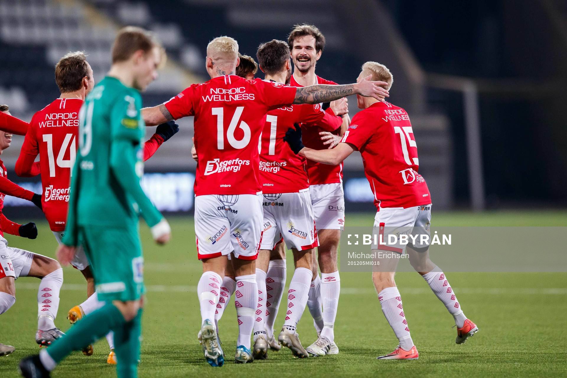 Degerfors Sebastian Olsson jublar