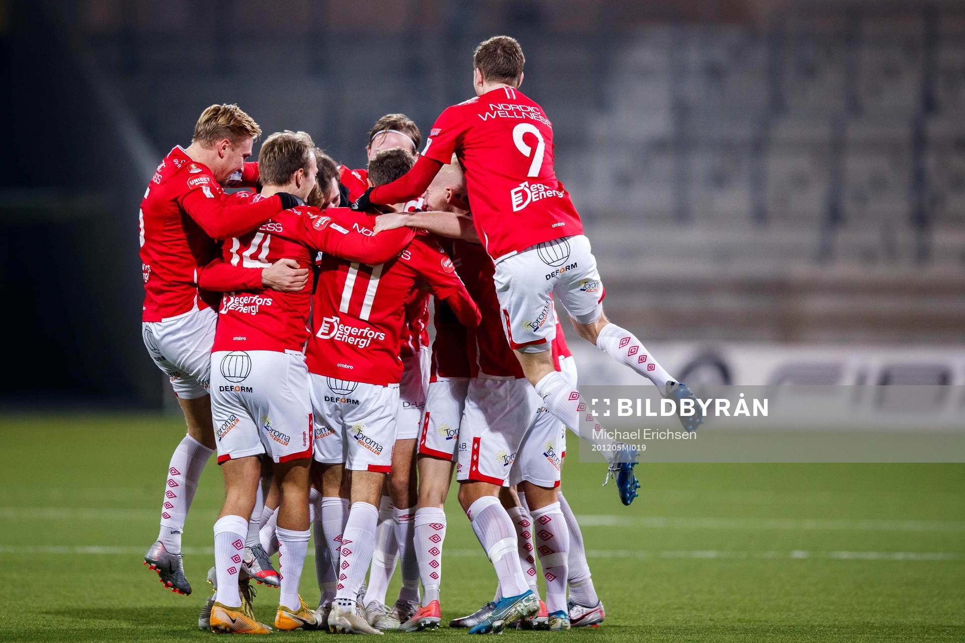 Degerfors Sebastian Olsson jublar efter 0-2 under fotbollsmatchen i Superettan mellan Ljungskile och Degerfors den 5 december 2020 i Göteborg.