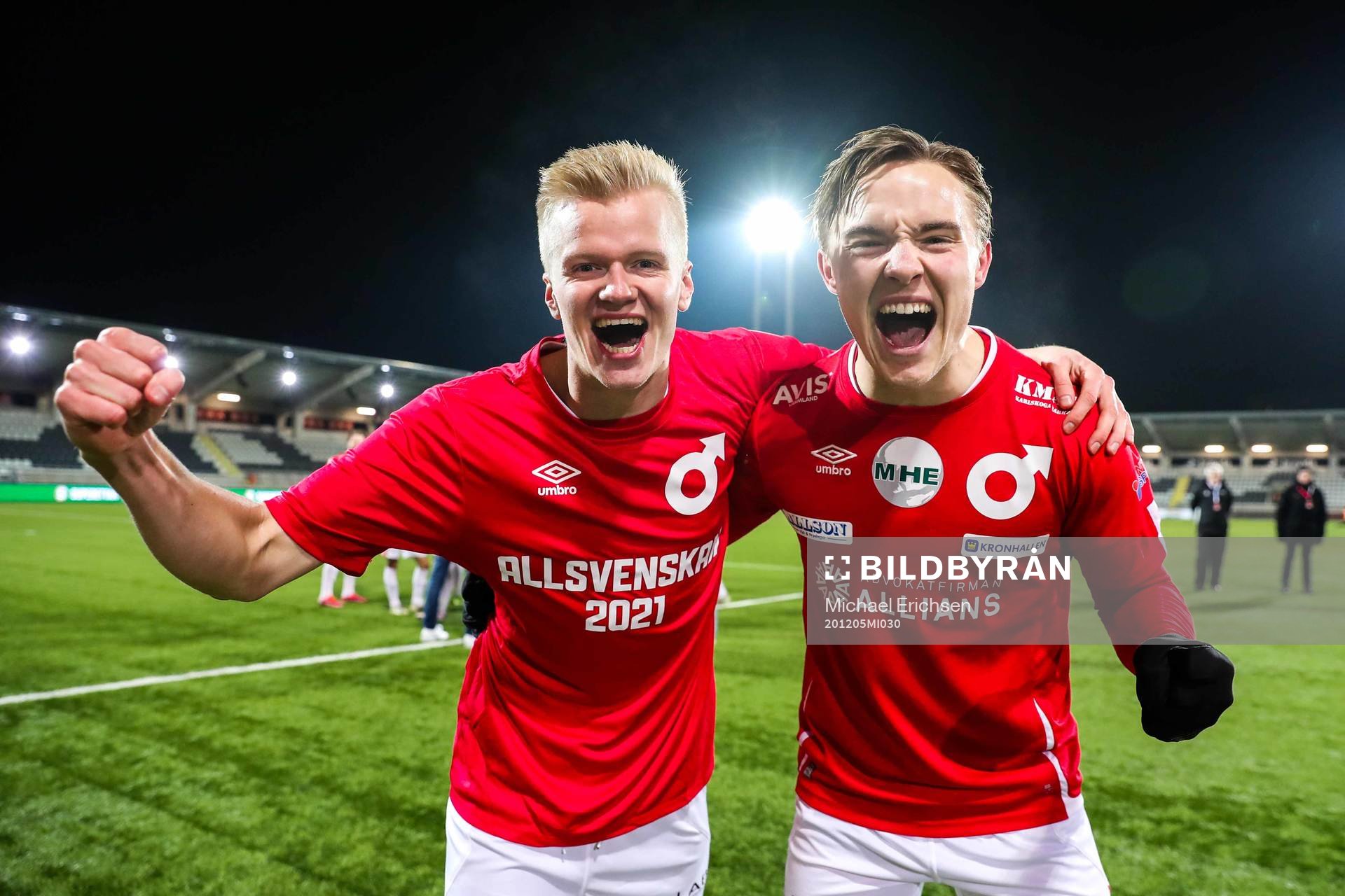 Degerfors Axel Lindahl och Jakob Ortmark jublar över