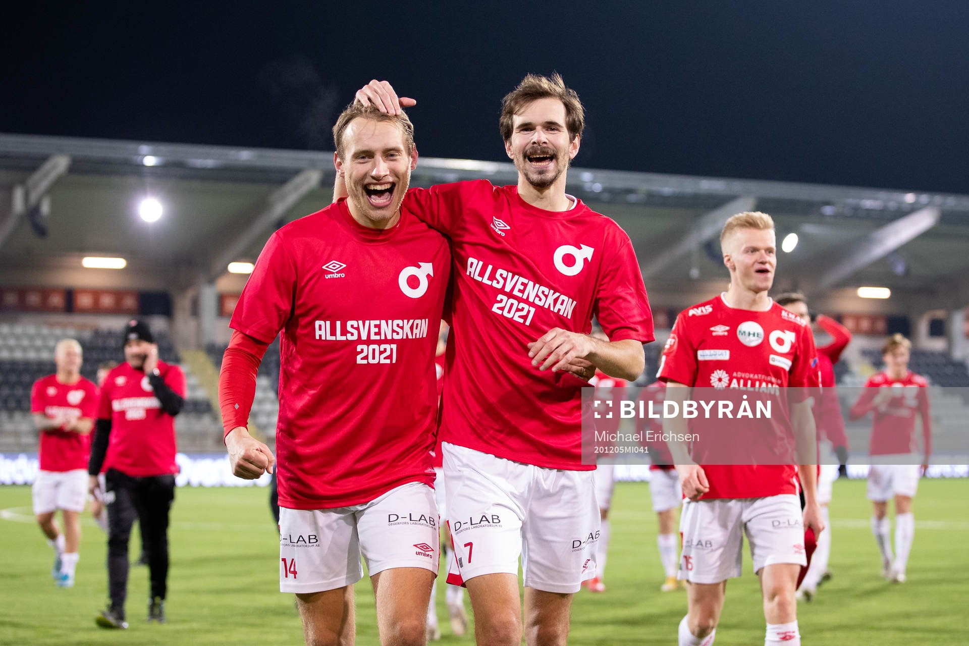 Degerfors Villiam Dahlström och Sebastian Olsson jublar