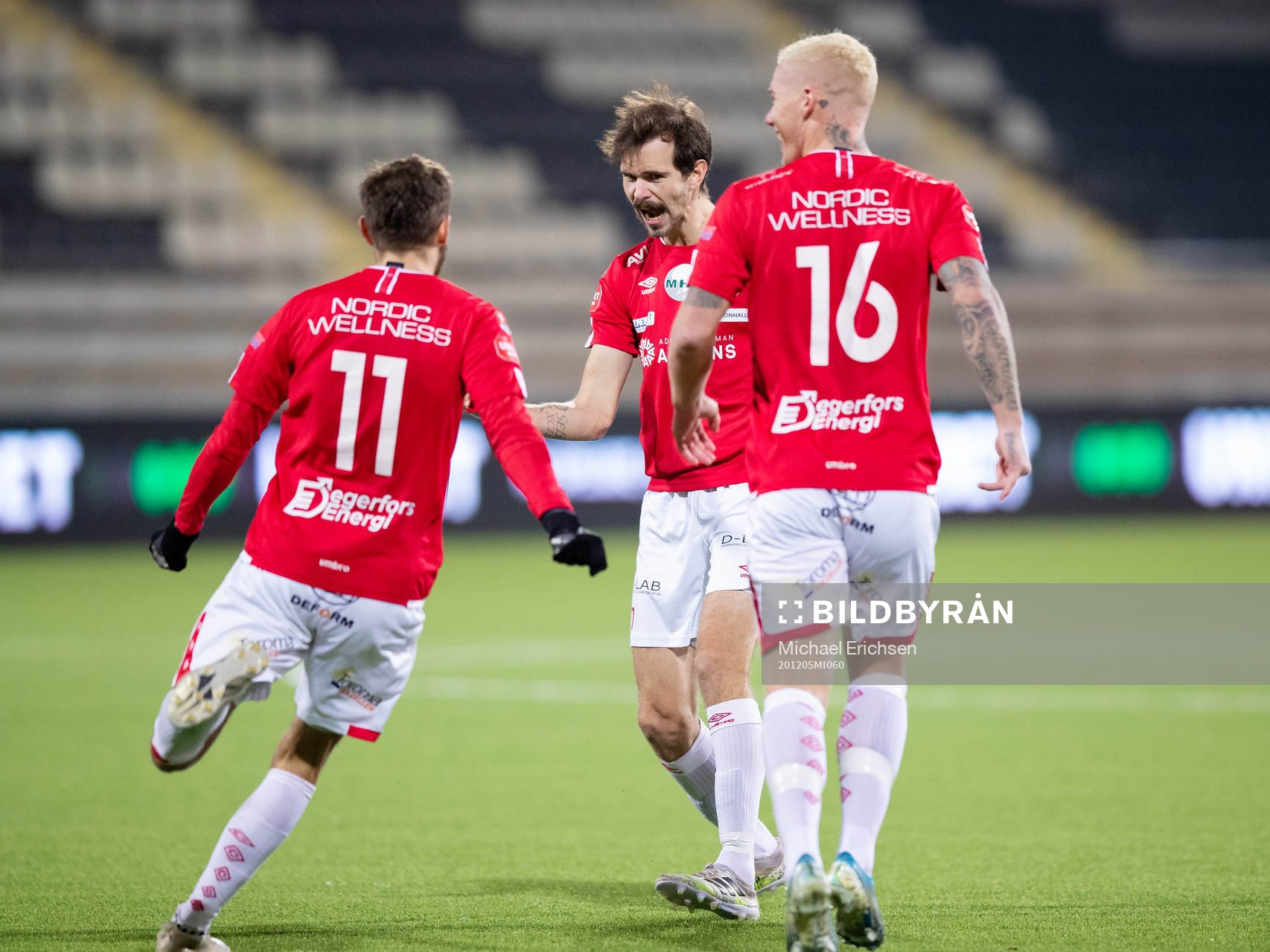 Degerfors Sebastian Olsson jublar efter sitt 0-2 mål under fotbollsmatchen i Superettan mellan Ljungskile och Degerfors den 5 december 2020 i Göteborg.