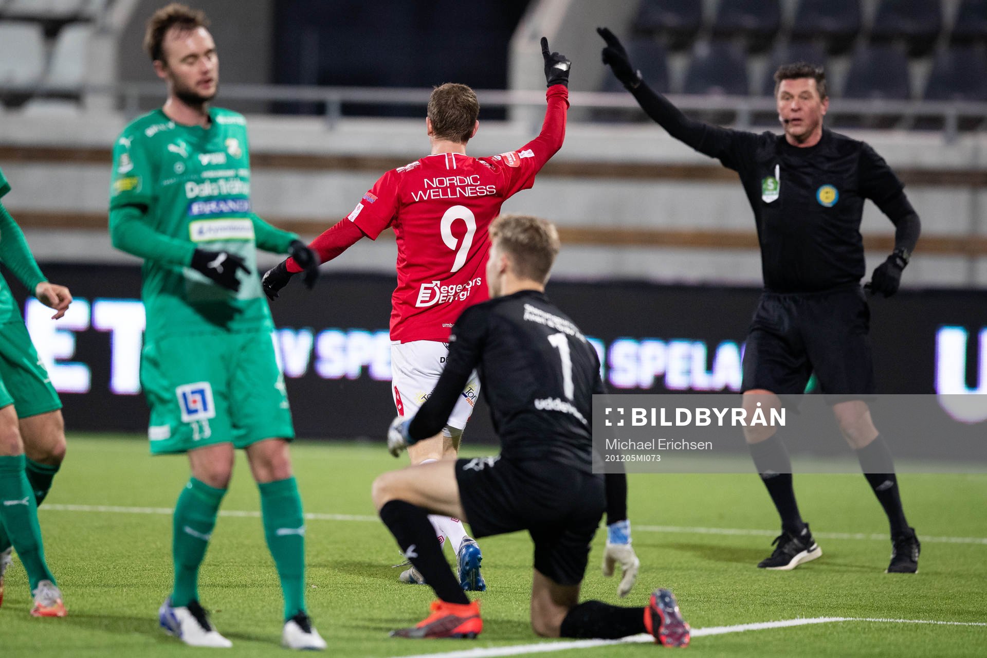 Degerfors Johan Bertilsson jublar