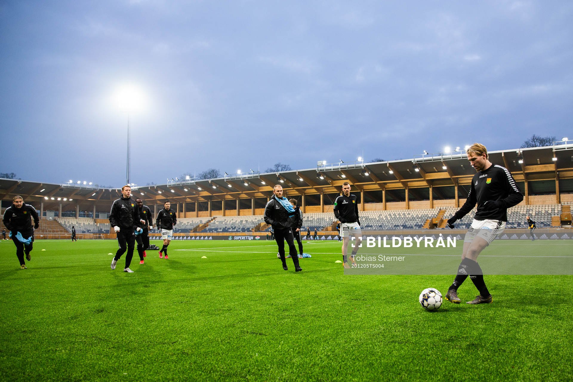Spelare i GAIS värmer upp