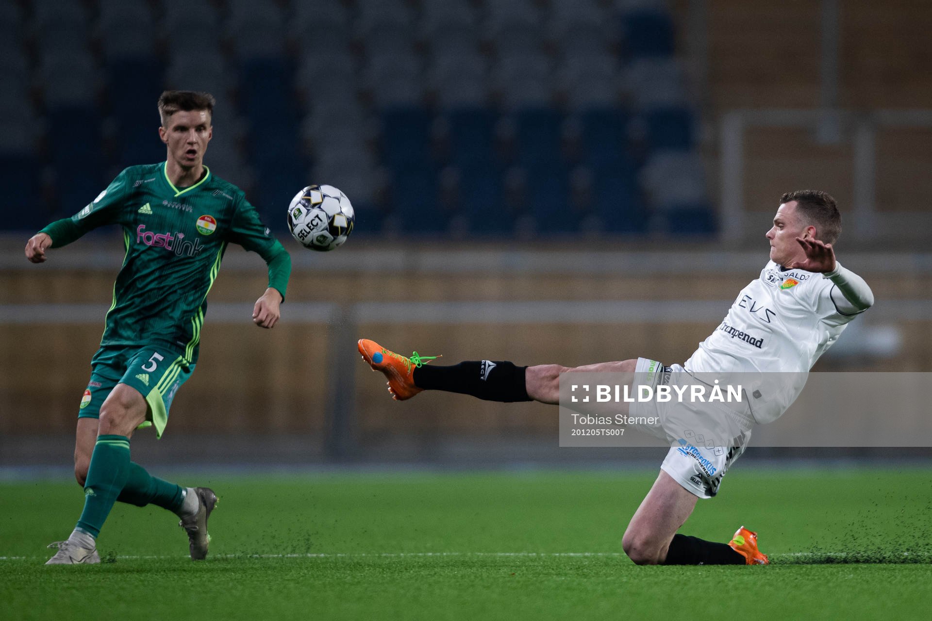 Dalkurds Samuel Leach Holm och GAIS Meinhard Egilsson Olsen