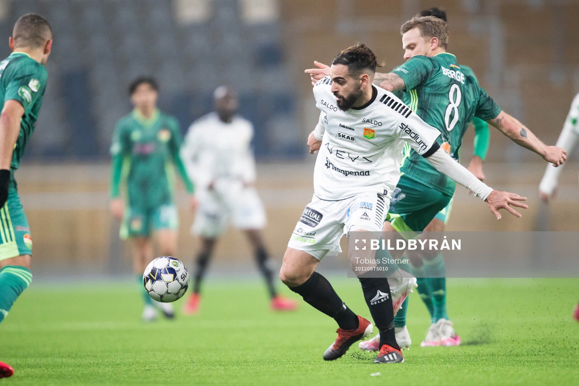 GAIS Mervan Celik och Dalkurds Emil Berger