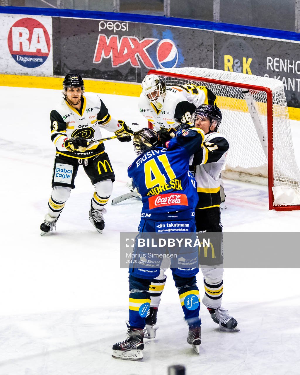 Patrick Thoresen of Storhamar and Dennis Løvold Sveum of