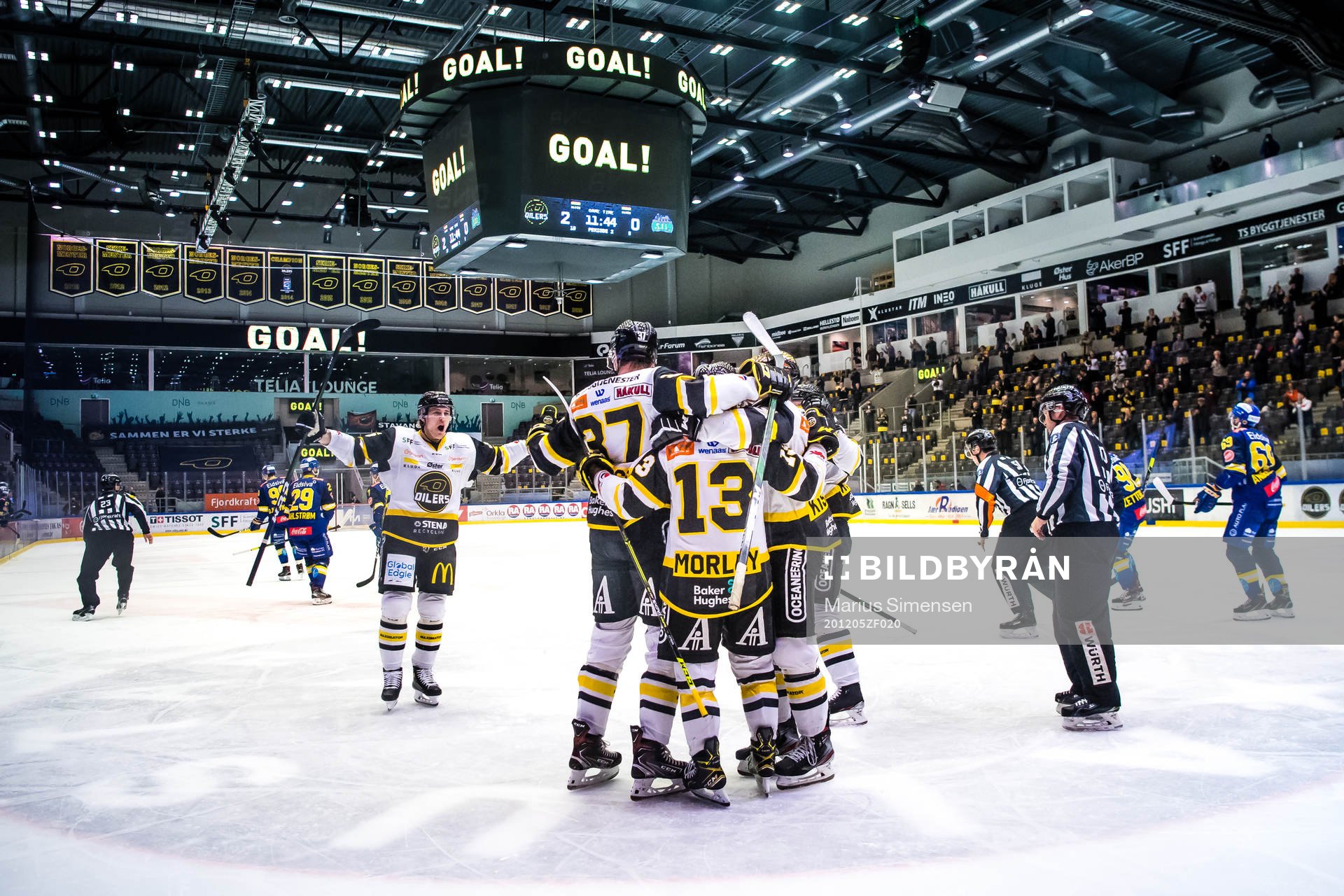 Dan Kissel of Stavanger Oilers celebrates